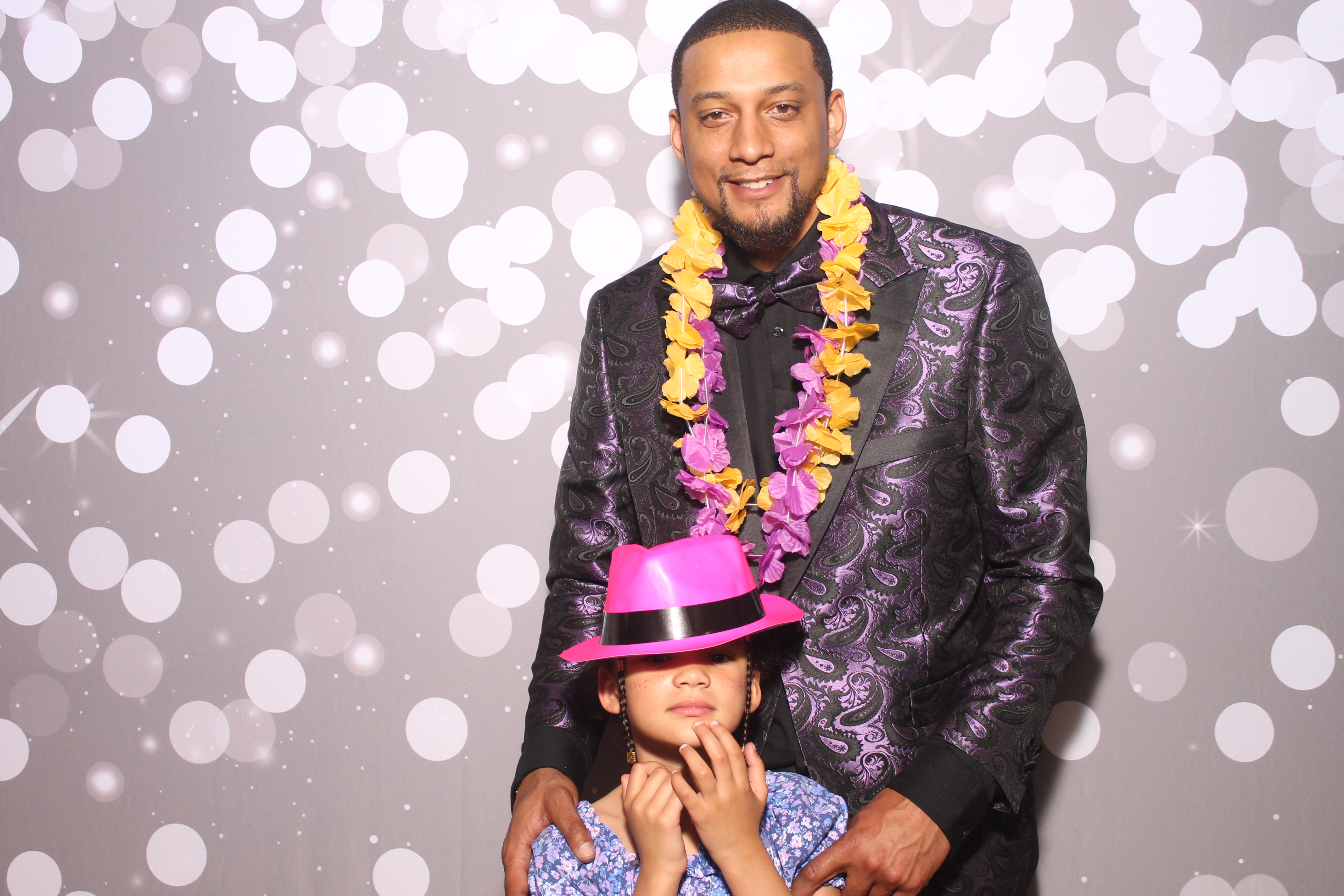 Mariemount Father Daughter Dance | View more photos from the event at gallery.photoboothcincy.com/u/PhotoBoothCincy/Mariemount-Father-Daughter-Dance-0