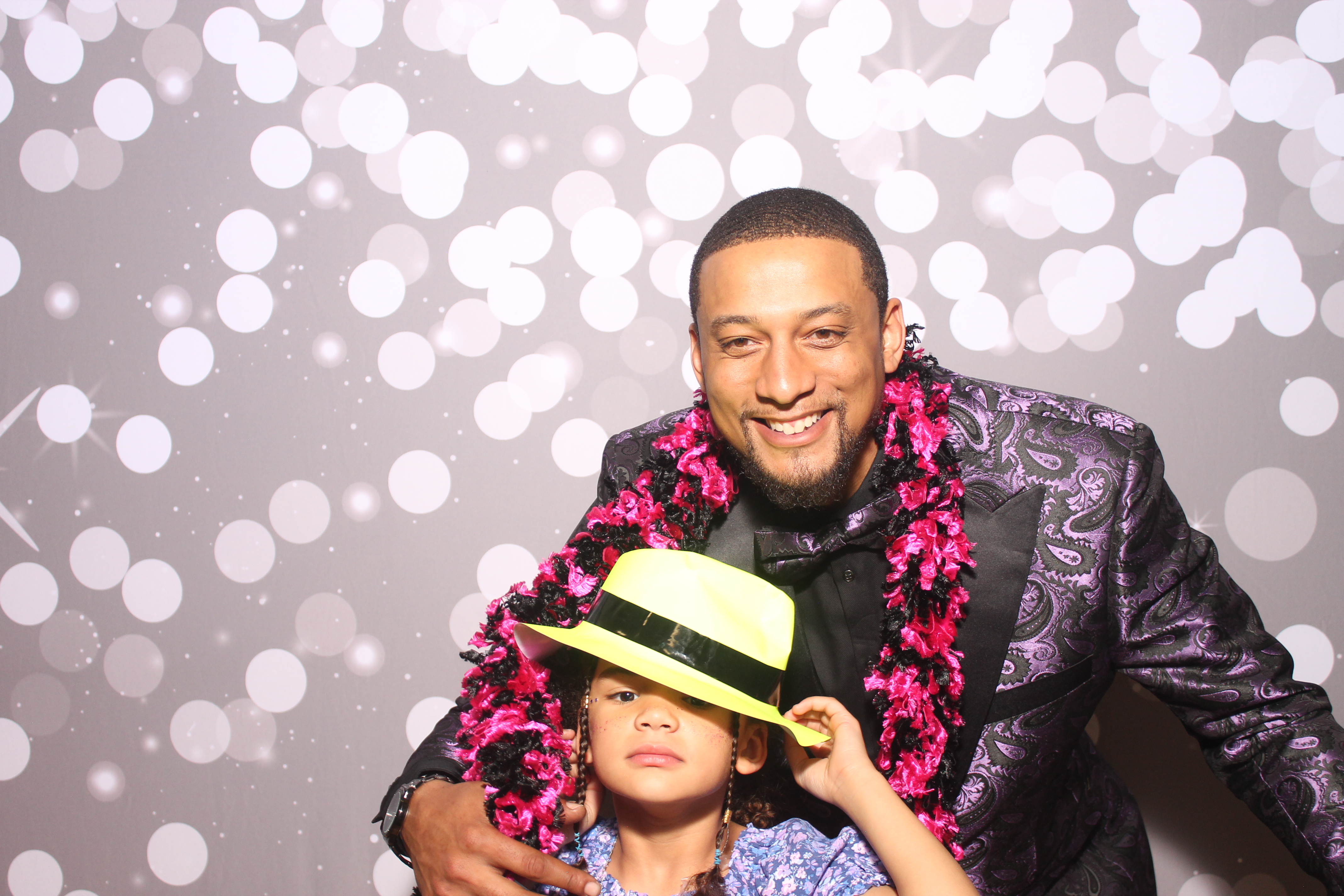 Mariemount Father Daughter Dance | View more photos from the event at gallery.photoboothcincy.com/u/PhotoBoothCincy/Mariemount-Father-Daughter-Dance-0
