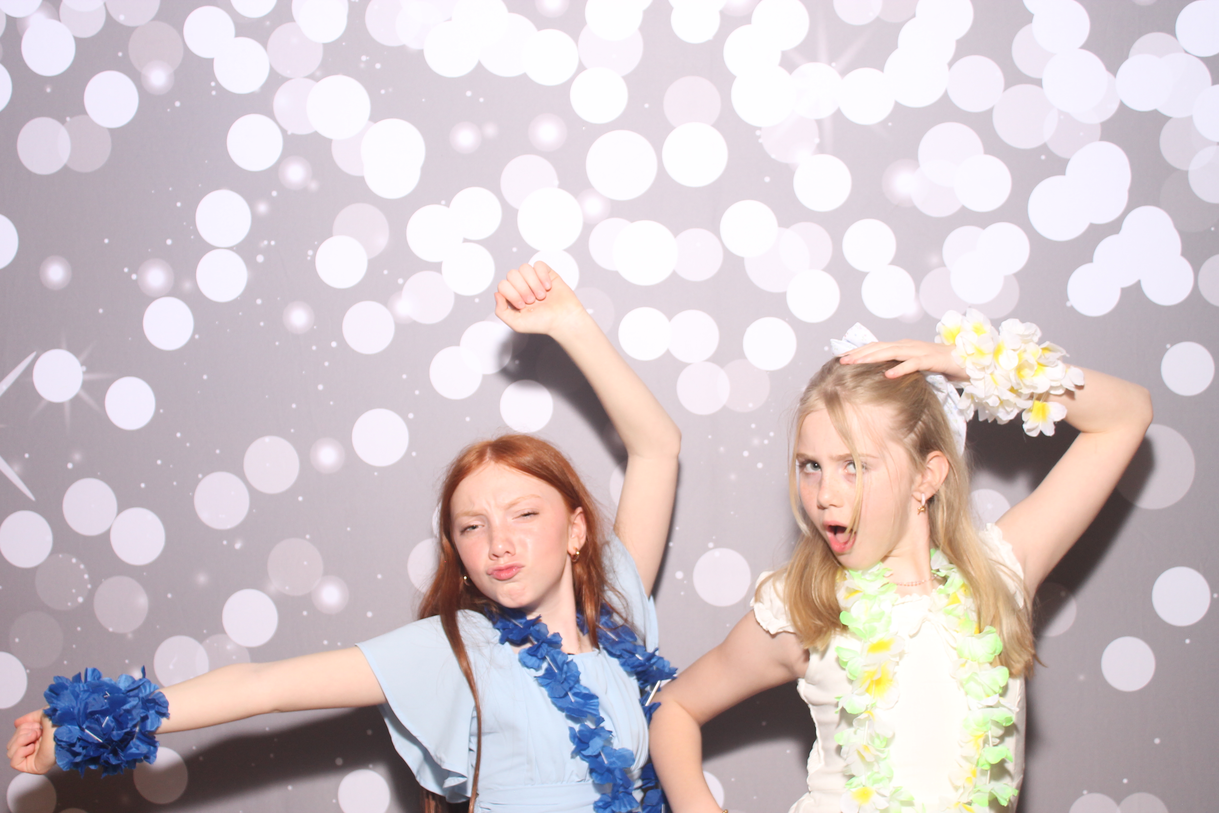 Mariemount Father Daughter Dance | View more photos from the event at gallery.photoboothcincy.com/u/PhotoBoothCincy/Mariemount-Father-Daughter-Dance-0