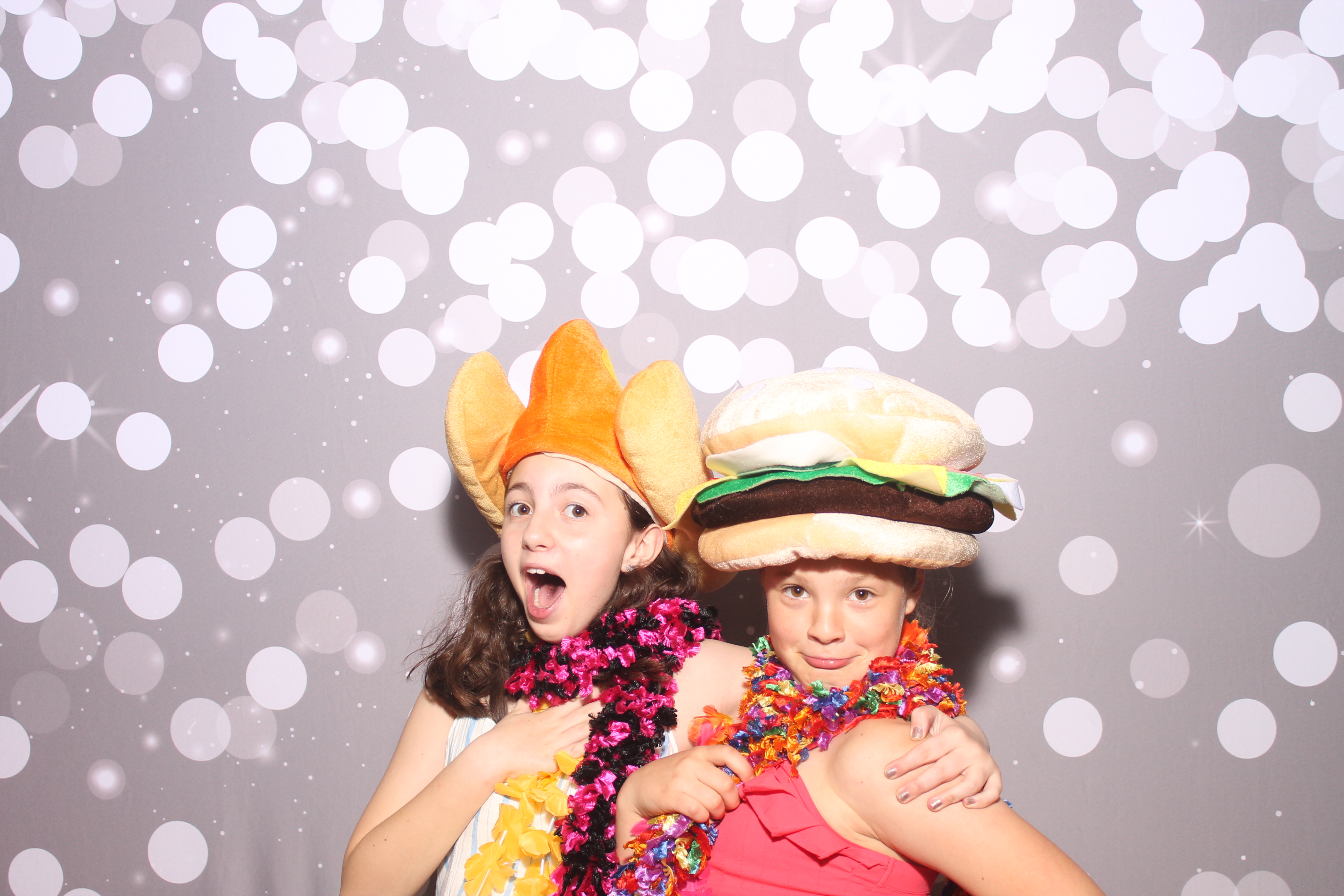 Mariemount Father Daughter Dance | View more photos from the event at gallery.photoboothcincy.com/u/PhotoBoothCincy/Mariemount-Father-Daughter-Dance-0