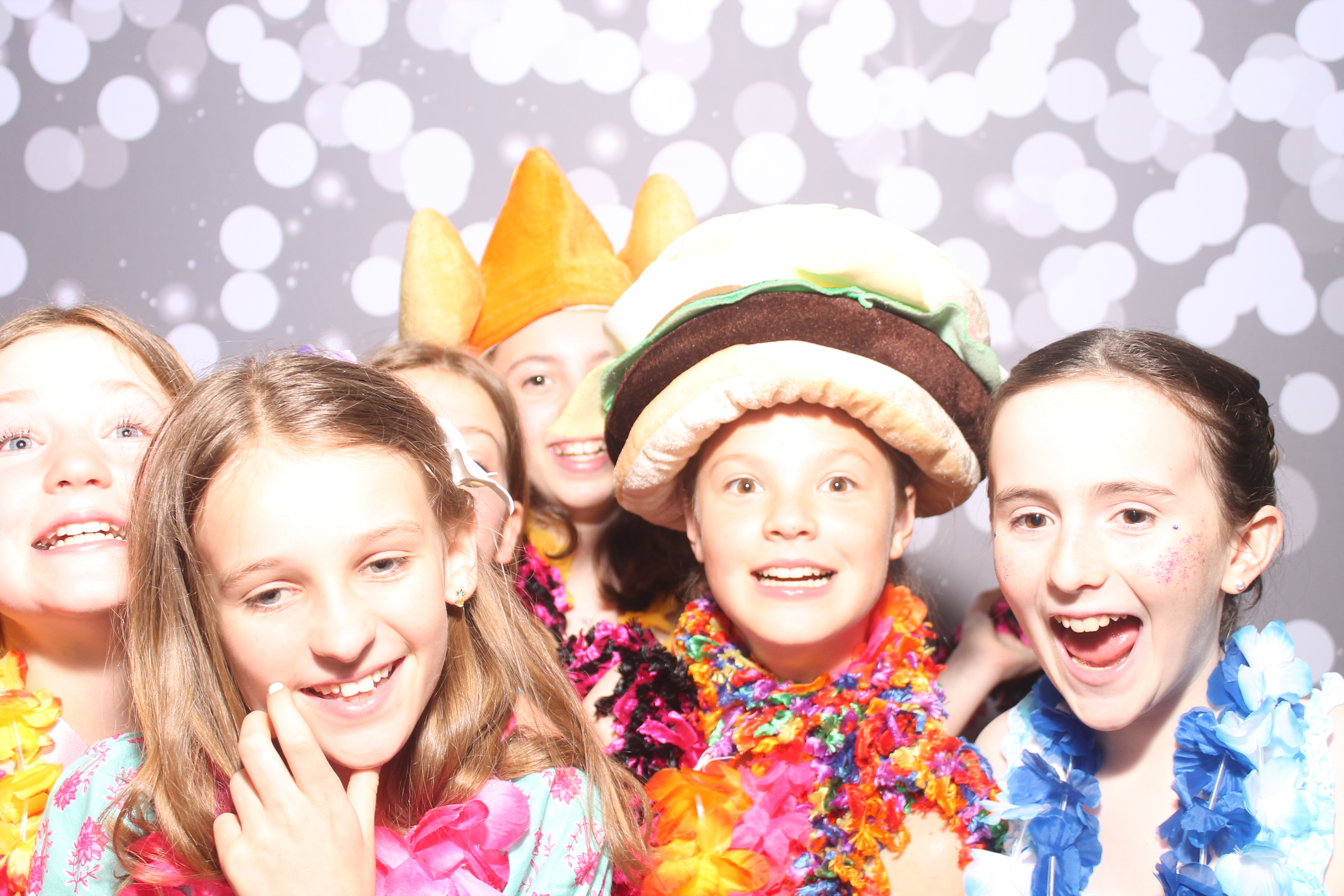 Mariemount Father Daughter Dance | View more photos from the event at gallery.photoboothcincy.com/u/PhotoBoothCincy/Mariemount-Father-Daughter-Dance-0