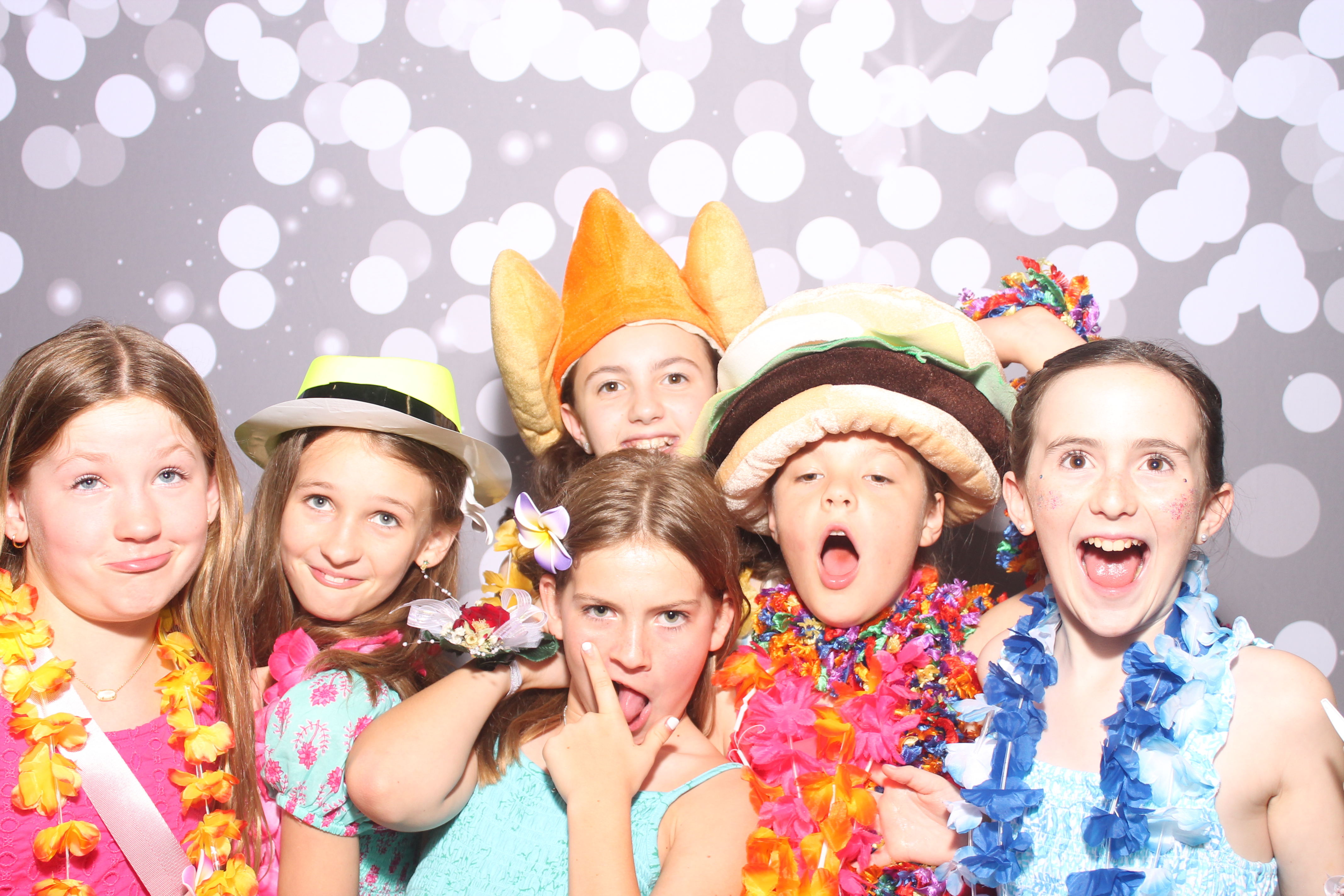 Mariemount Father Daughter Dance | View more photos from the event at gallery.photoboothcincy.com/u/PhotoBoothCincy/Mariemount-Father-Daughter-Dance-0