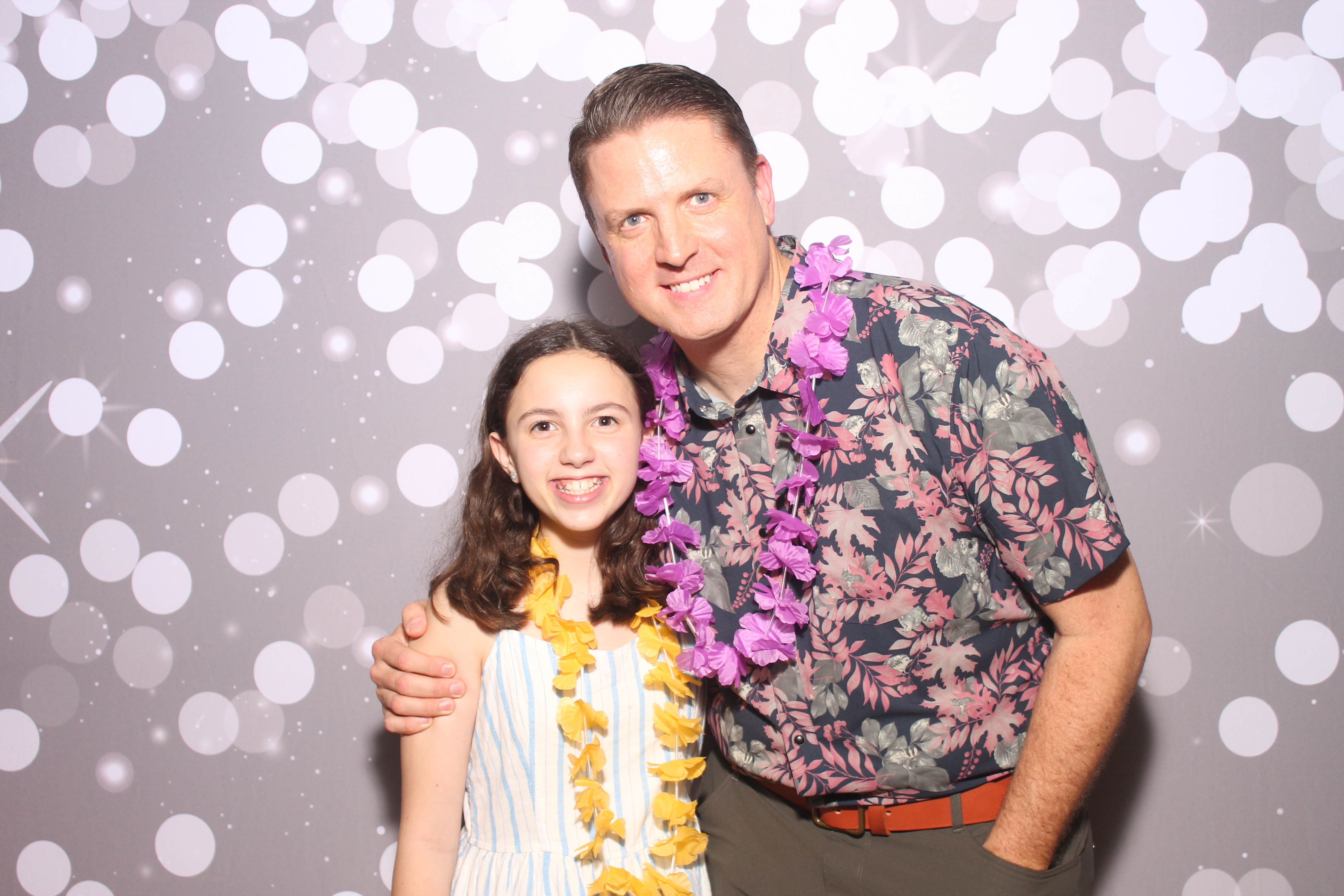 Mariemount Father Daughter Dance | View more photos from the event at gallery.photoboothcincy.com/u/PhotoBoothCincy/Mariemount-Father-Daughter-Dance-0