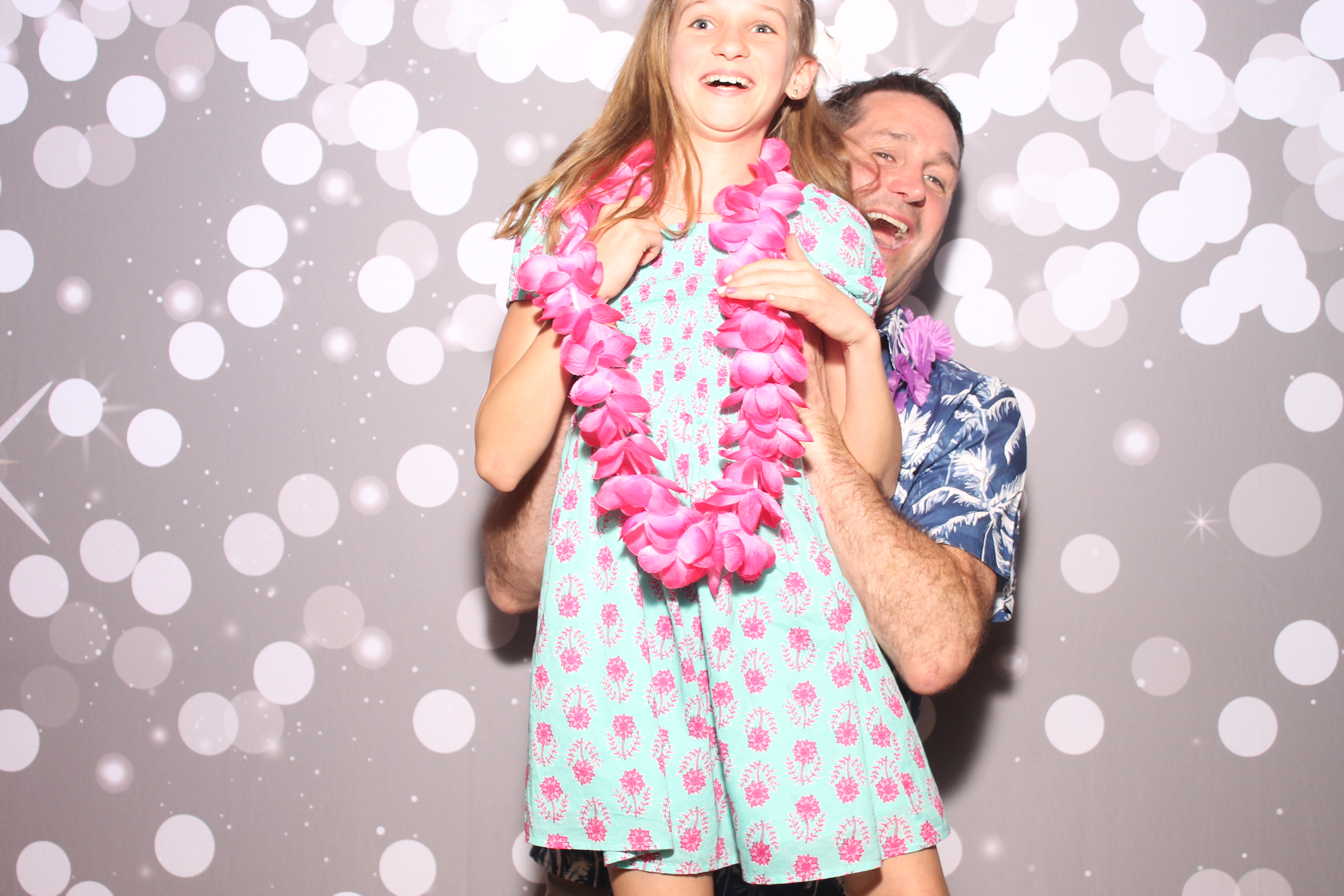 Mariemount Father Daughter Dance | View more photos from the event at gallery.photoboothcincy.com/u/PhotoBoothCincy/Mariemount-Father-Daughter-Dance-0