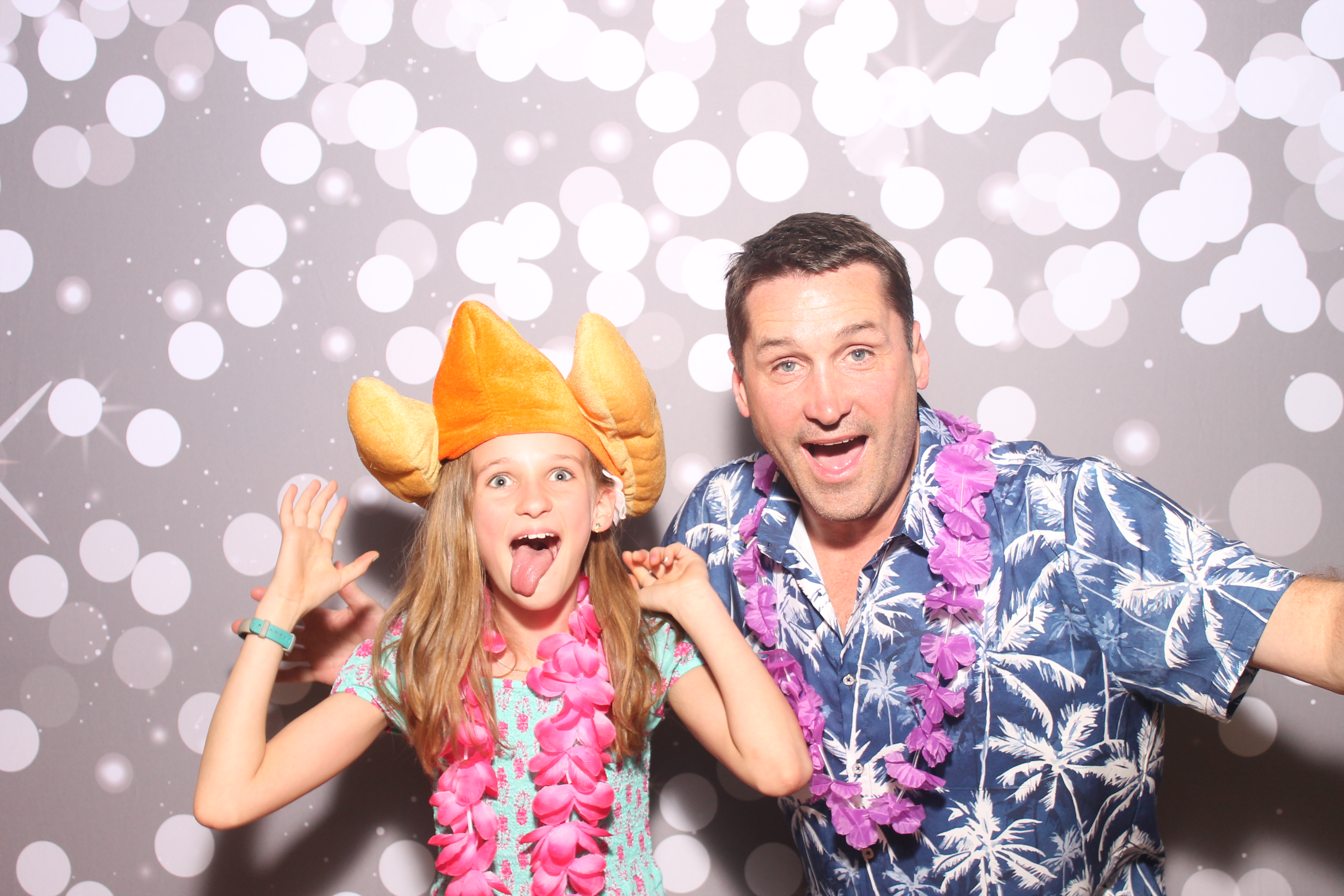 Mariemount Father Daughter Dance | View more photos from the event at gallery.photoboothcincy.com/u/PhotoBoothCincy/Mariemount-Father-Daughter-Dance-0