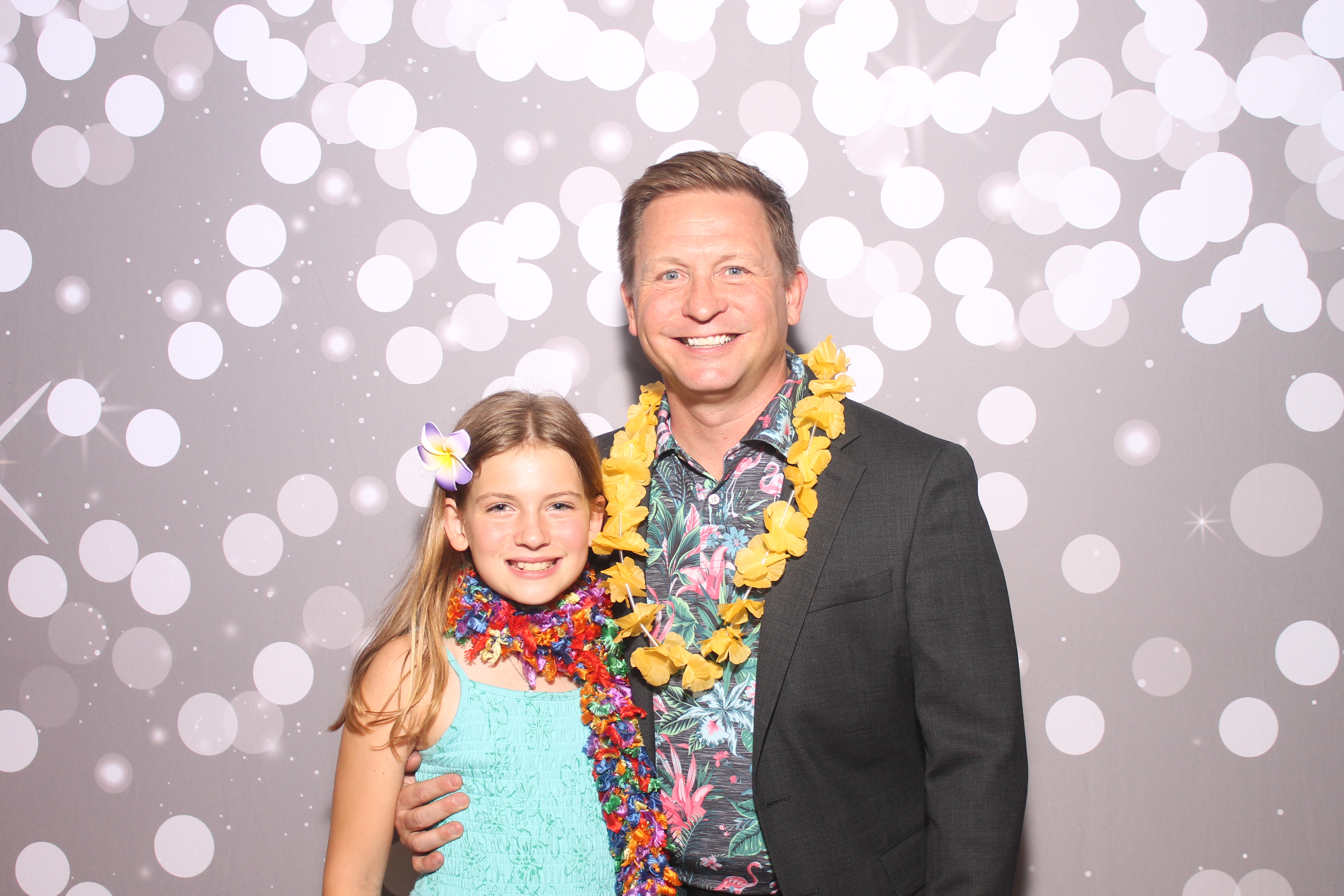 Mariemount Father Daughter Dance | View more photos from the event at gallery.photoboothcincy.com/u/PhotoBoothCincy/Mariemount-Father-Daughter-Dance-0