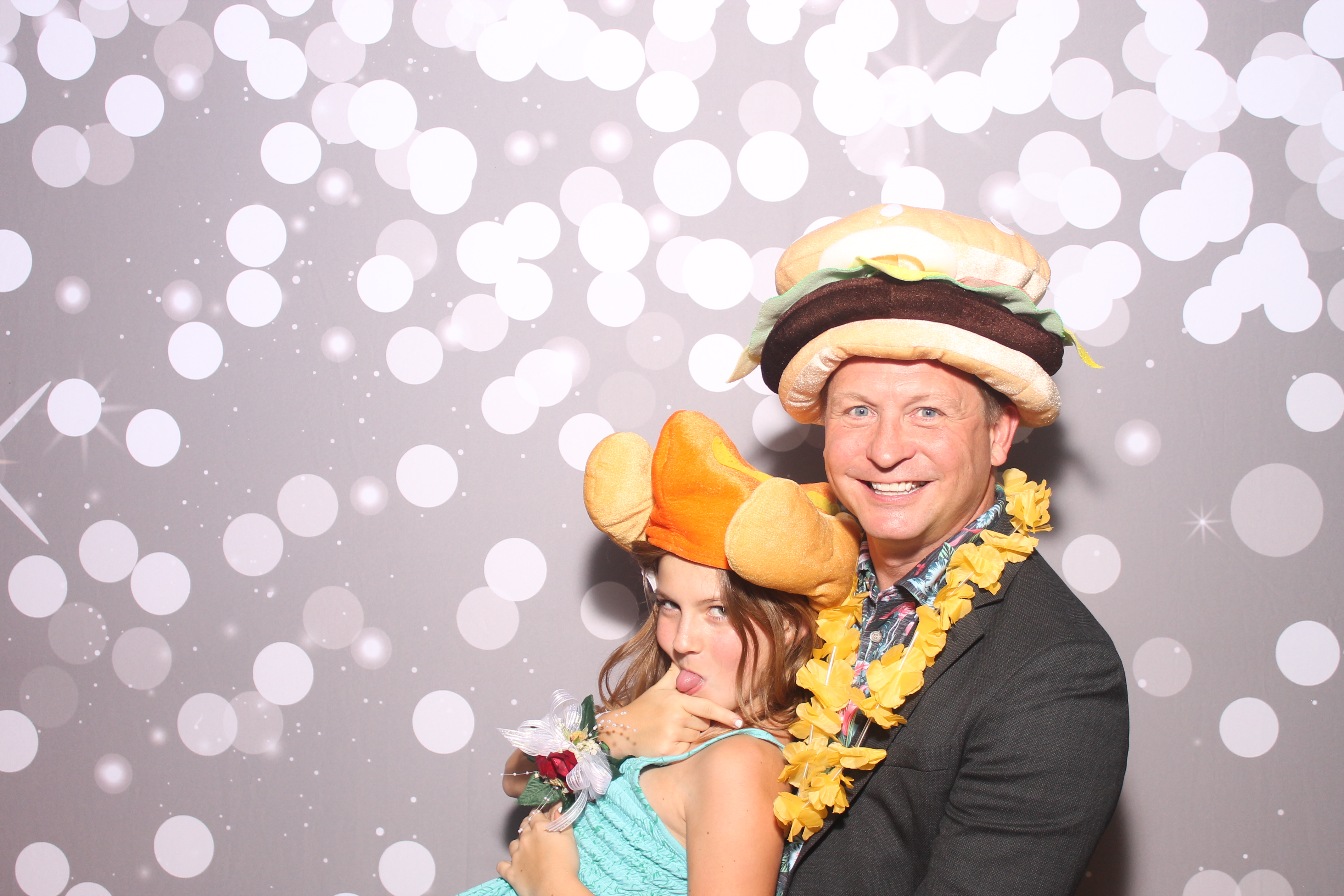 Mariemount Father Daughter Dance | View more photos from the event at gallery.photoboothcincy.com/u/PhotoBoothCincy/Mariemount-Father-Daughter-Dance-0