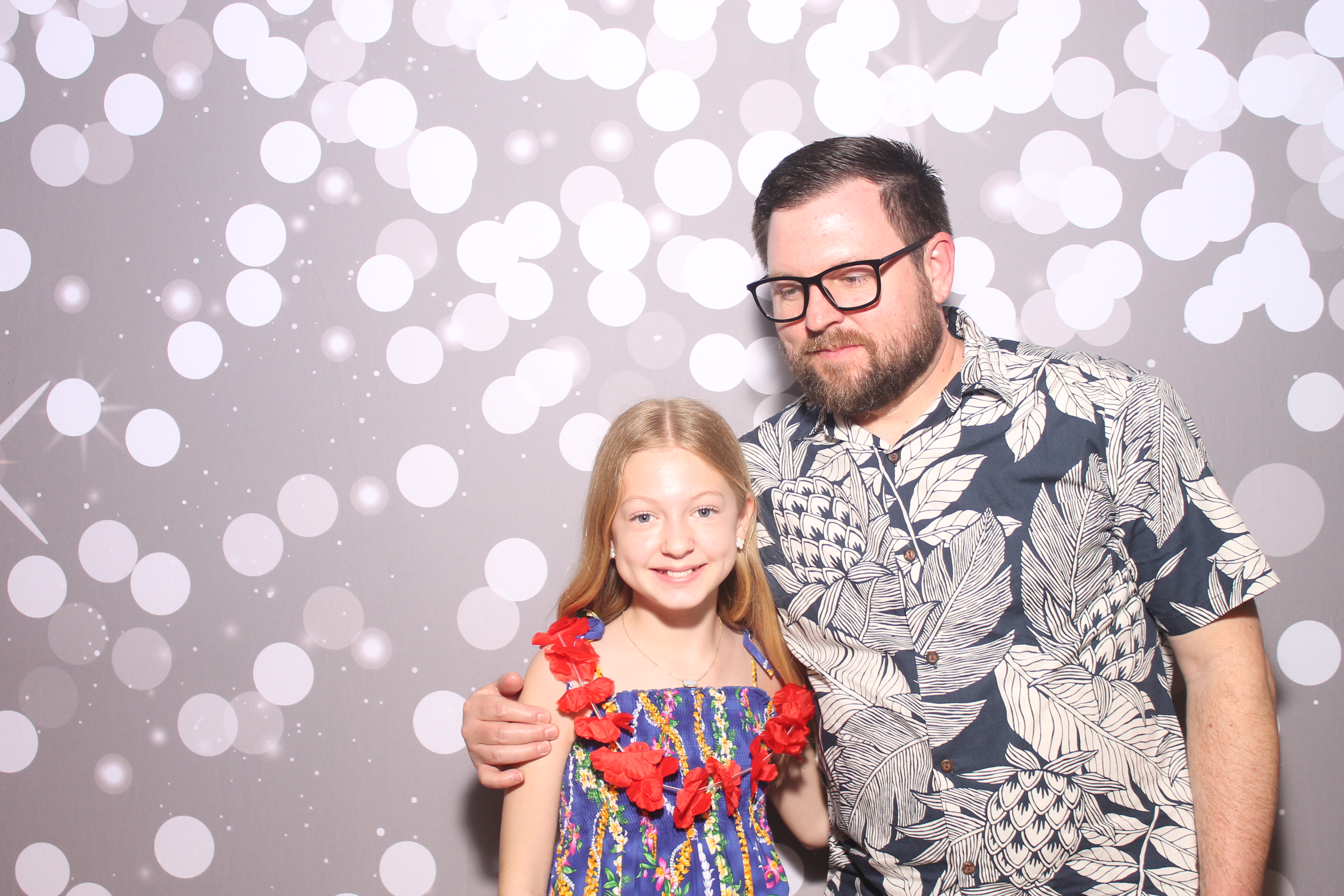 Mariemount Father Daughter Dance | View more photos from the event at gallery.photoboothcincy.com/u/PhotoBoothCincy/Mariemount-Father-Daughter-Dance-0