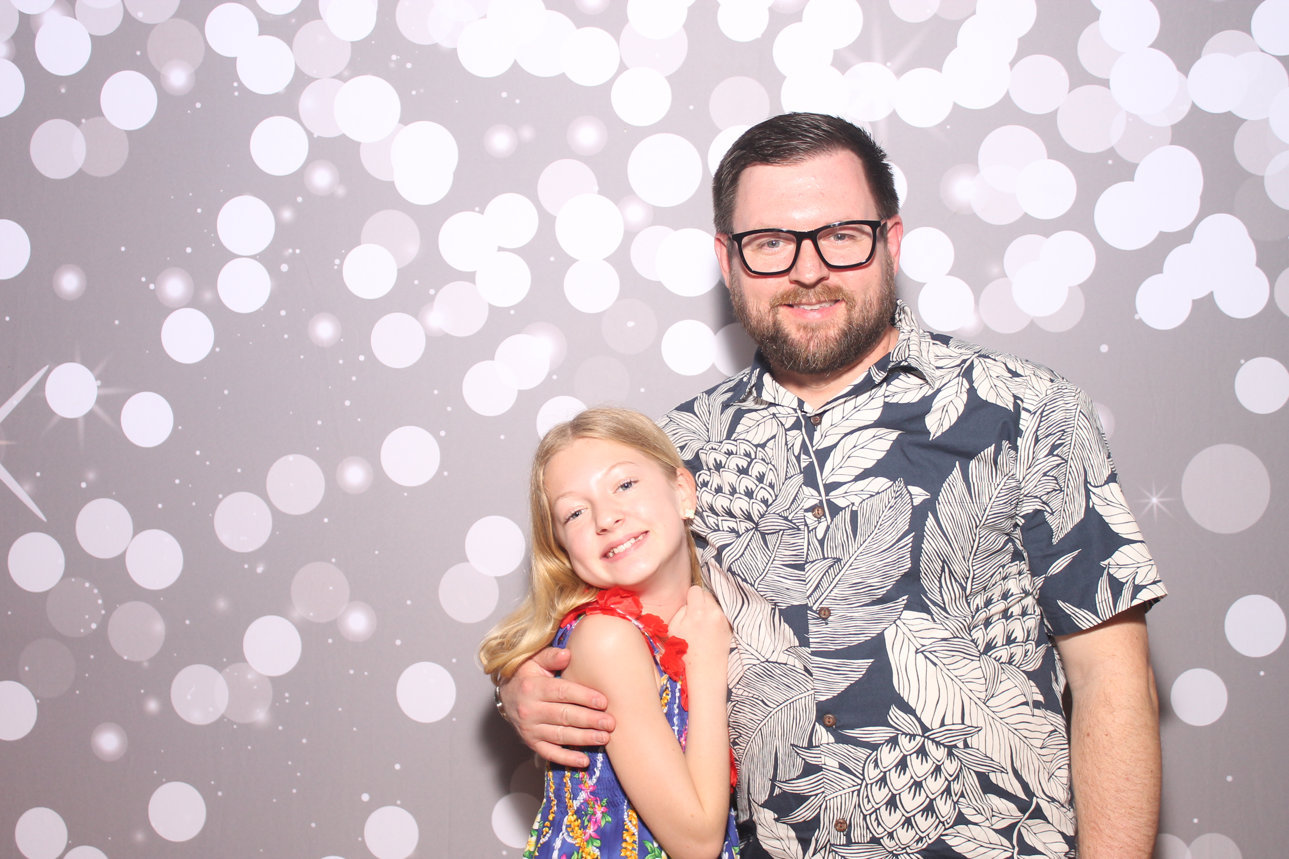 Mariemount Father Daughter Dance | View more photos from the event at gallery.photoboothcincy.com/u/PhotoBoothCincy/Mariemount-Father-Daughter-Dance-0