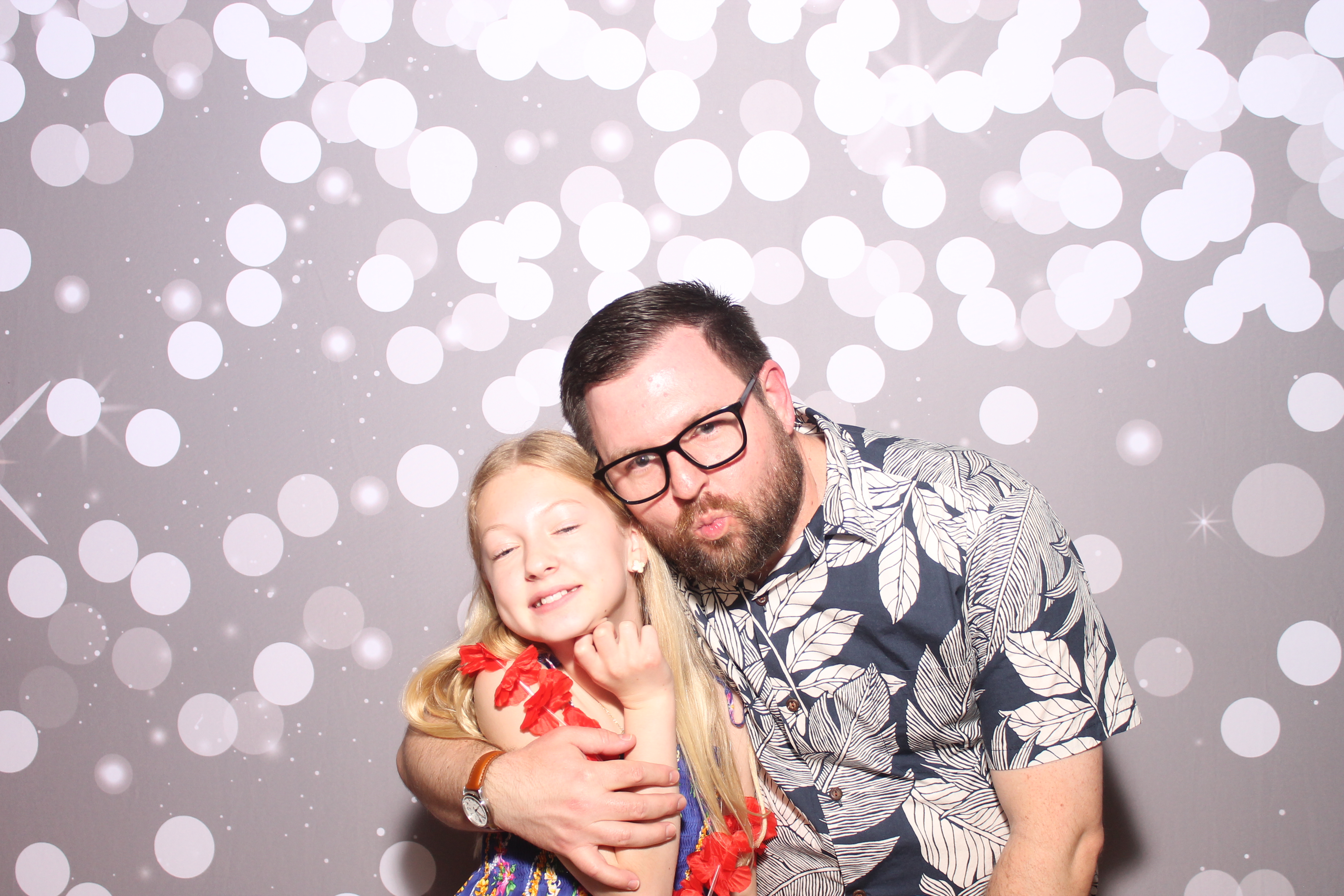 Mariemount Father Daughter Dance | View more photos from the event at gallery.photoboothcincy.com/u/PhotoBoothCincy/Mariemount-Father-Daughter-Dance-0