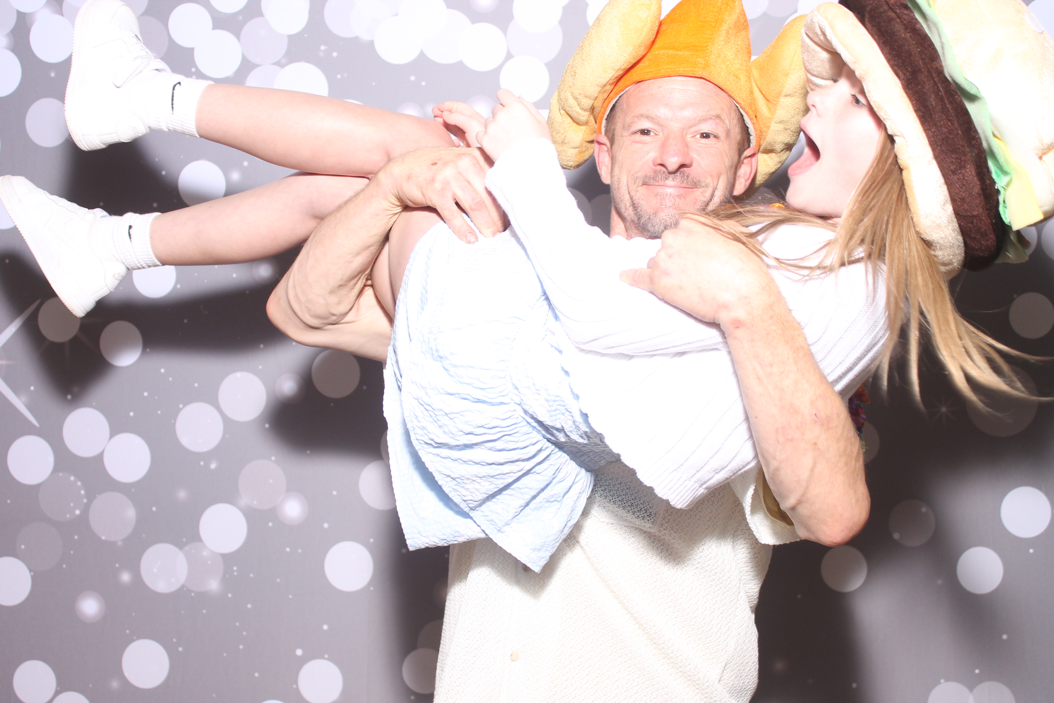 Mariemount Father Daughter Dance | View more photos from the event at gallery.photoboothcincy.com/u/PhotoBoothCincy/Mariemount-Father-Daughter-Dance-0