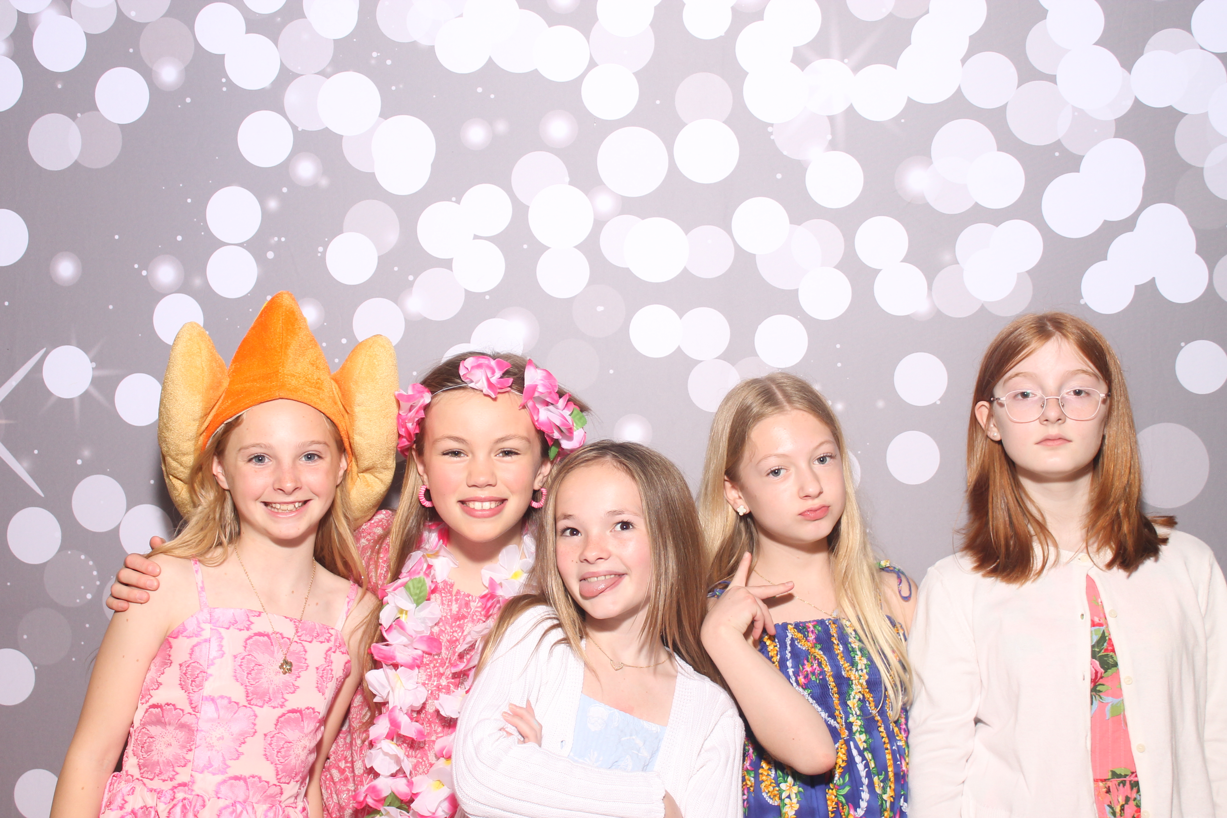 Mariemount Father Daughter Dance | View more photos from the event at gallery.photoboothcincy.com/u/PhotoBoothCincy/Mariemount-Father-Daughter-Dance-0