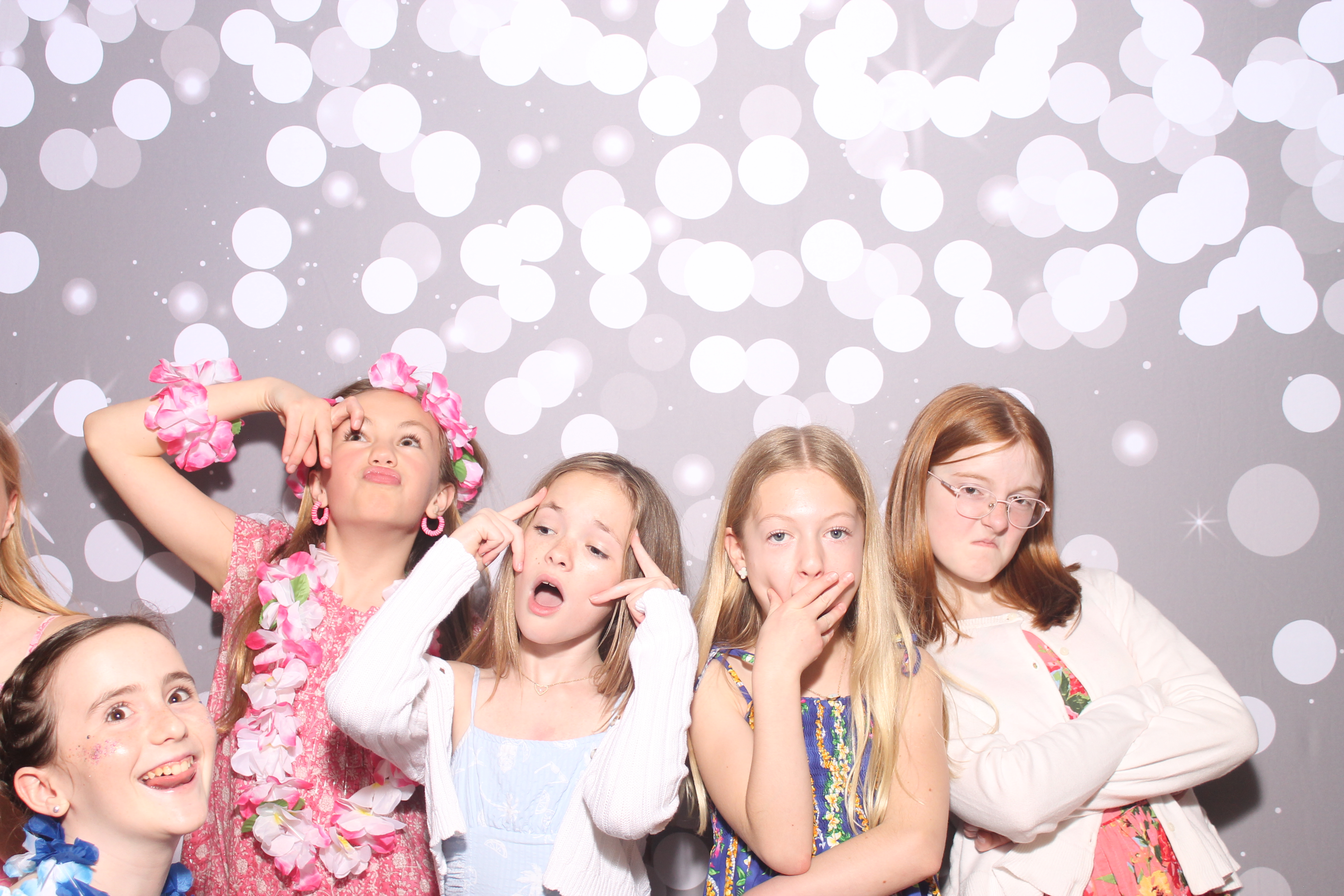 Mariemount Father Daughter Dance | View more photos from the event at gallery.photoboothcincy.com/u/PhotoBoothCincy/Mariemount-Father-Daughter-Dance-0