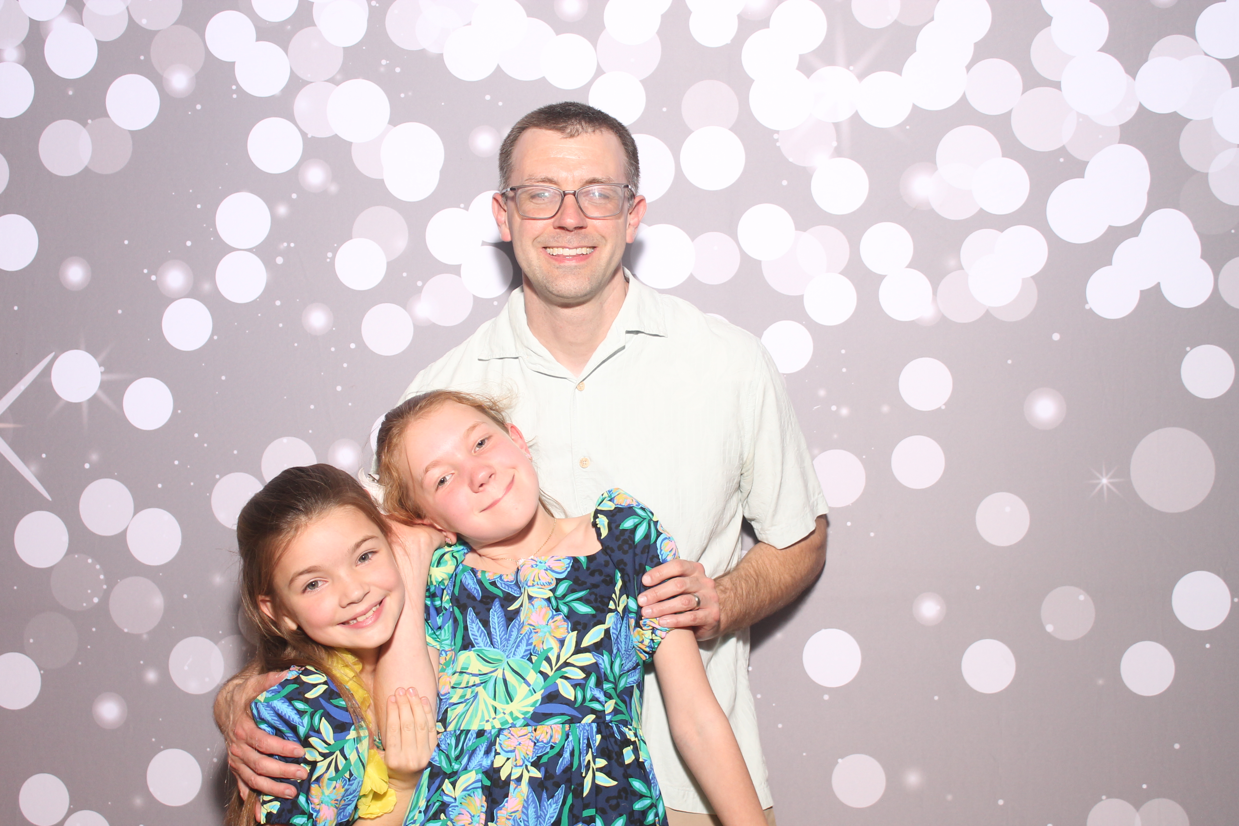 Mariemount Father Daughter Dance | View more photos from the event at gallery.photoboothcincy.com/u/PhotoBoothCincy/Mariemount-Father-Daughter-Dance-0