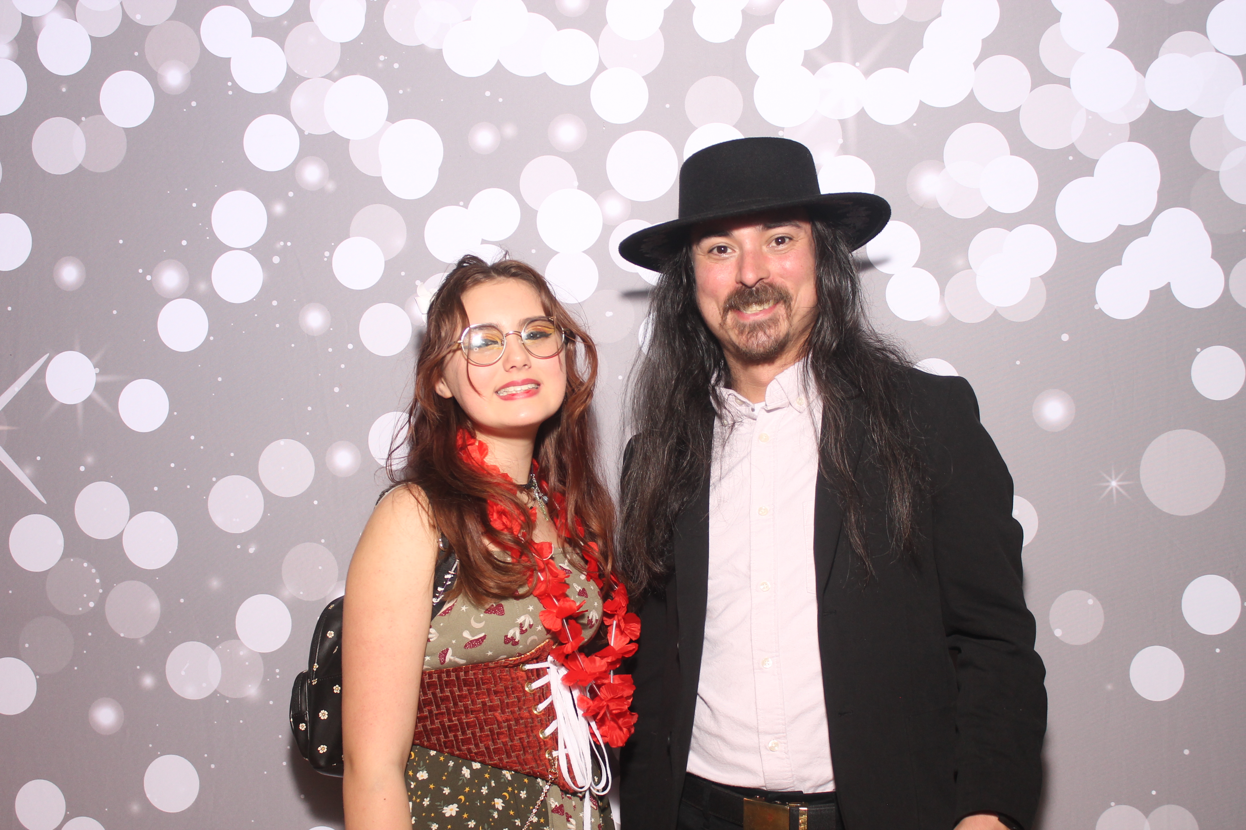 Mariemount Father Daughter Dance | View more photos from the event at gallery.photoboothcincy.com/u/PhotoBoothCincy/Mariemount-Father-Daughter-Dance-0