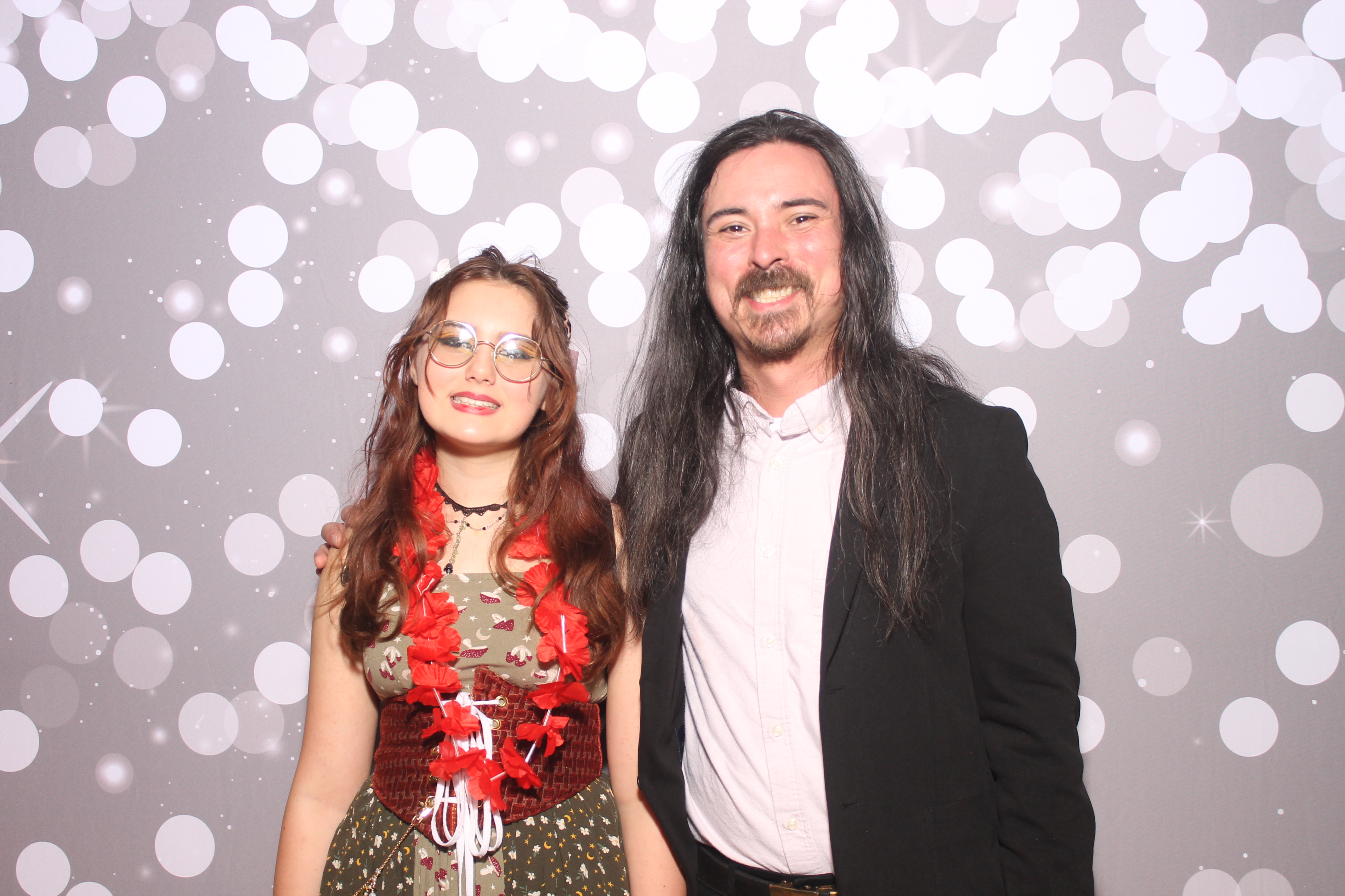 Mariemount Father Daughter Dance | View more photos from the event at gallery.photoboothcincy.com/u/PhotoBoothCincy/Mariemount-Father-Daughter-Dance-0