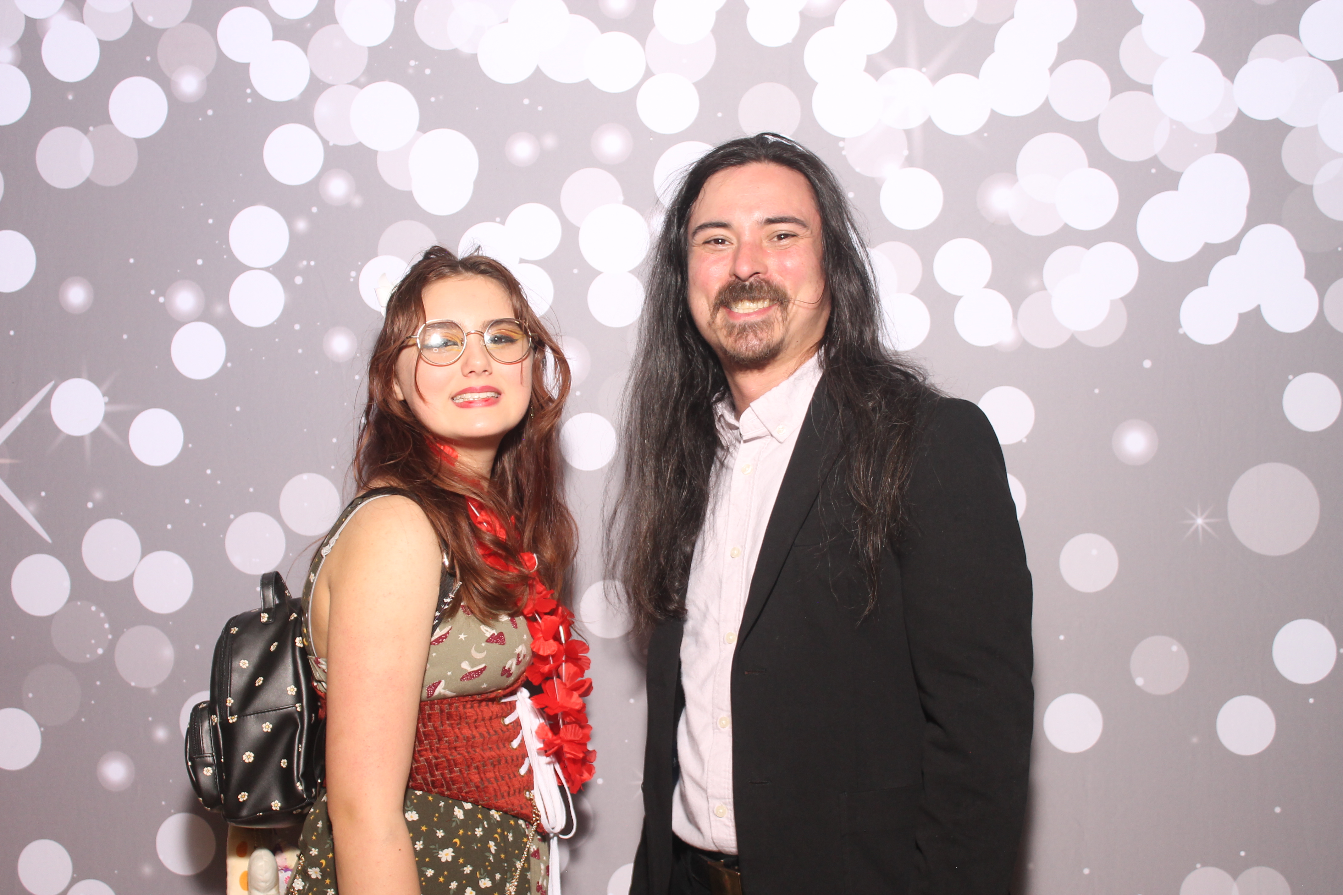 Mariemount Father Daughter Dance | View more photos from the event at gallery.photoboothcincy.com/u/PhotoBoothCincy/Mariemount-Father-Daughter-Dance-0