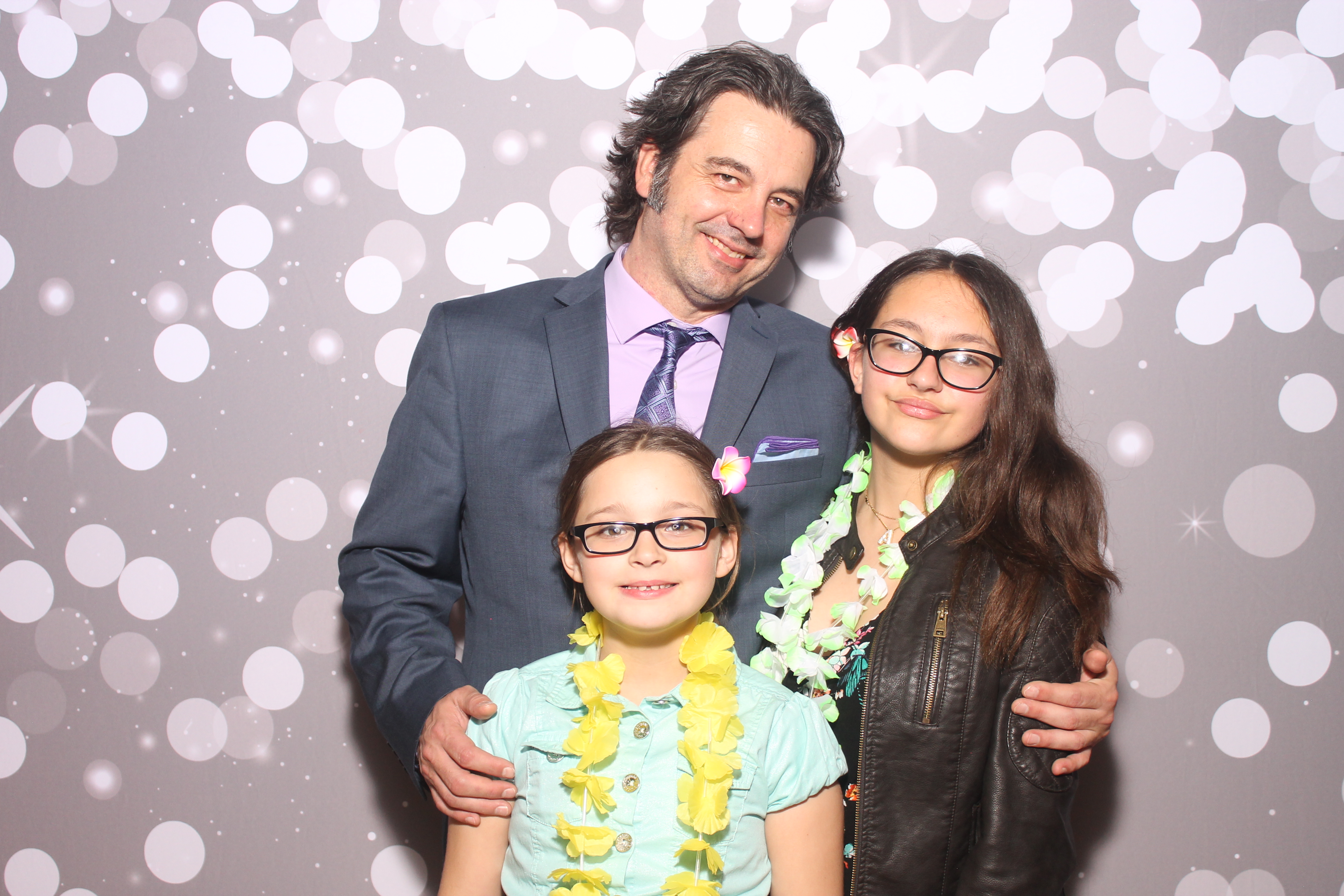 Mariemount Father Daughter Dance | View more photos from the event at gallery.photoboothcincy.com/u/PhotoBoothCincy/Mariemount-Father-Daughter-Dance-0