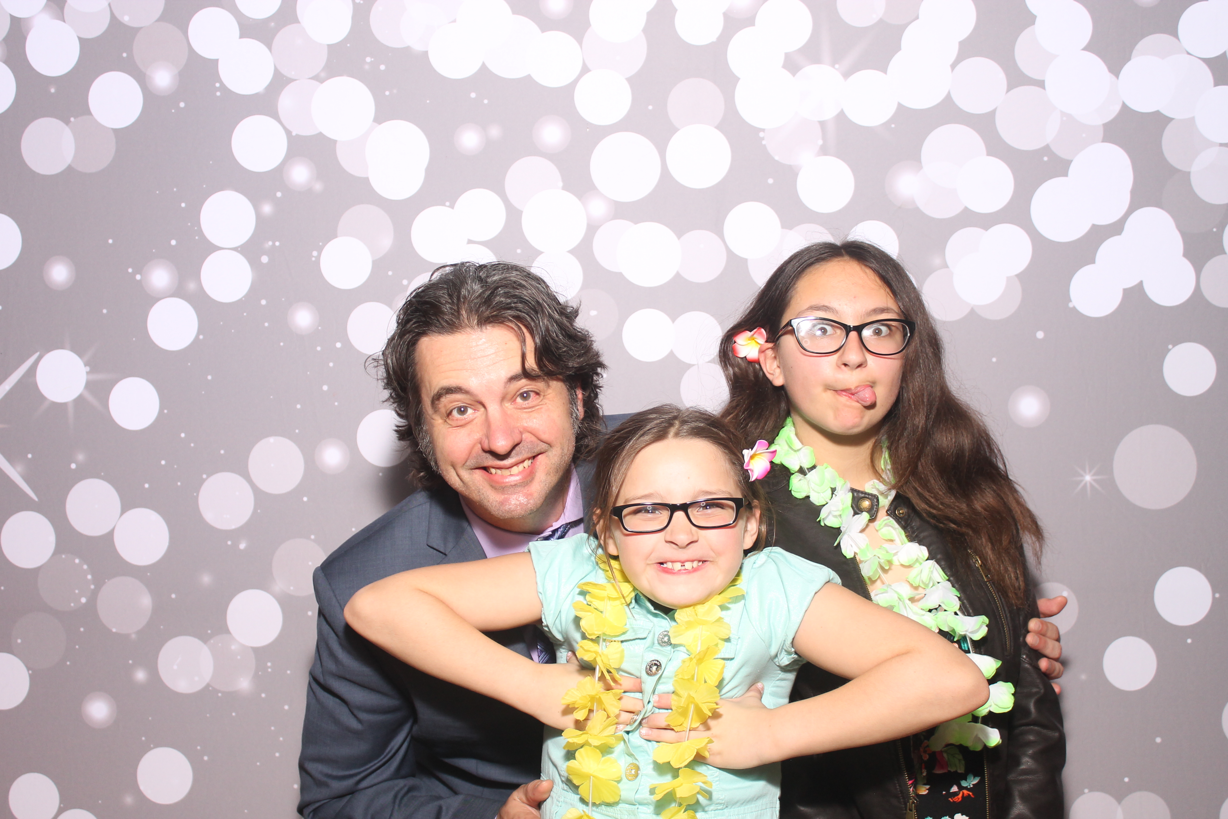 Mariemount Father Daughter Dance | View more photos from the event at gallery.photoboothcincy.com/u/PhotoBoothCincy/Mariemount-Father-Daughter-Dance-0
