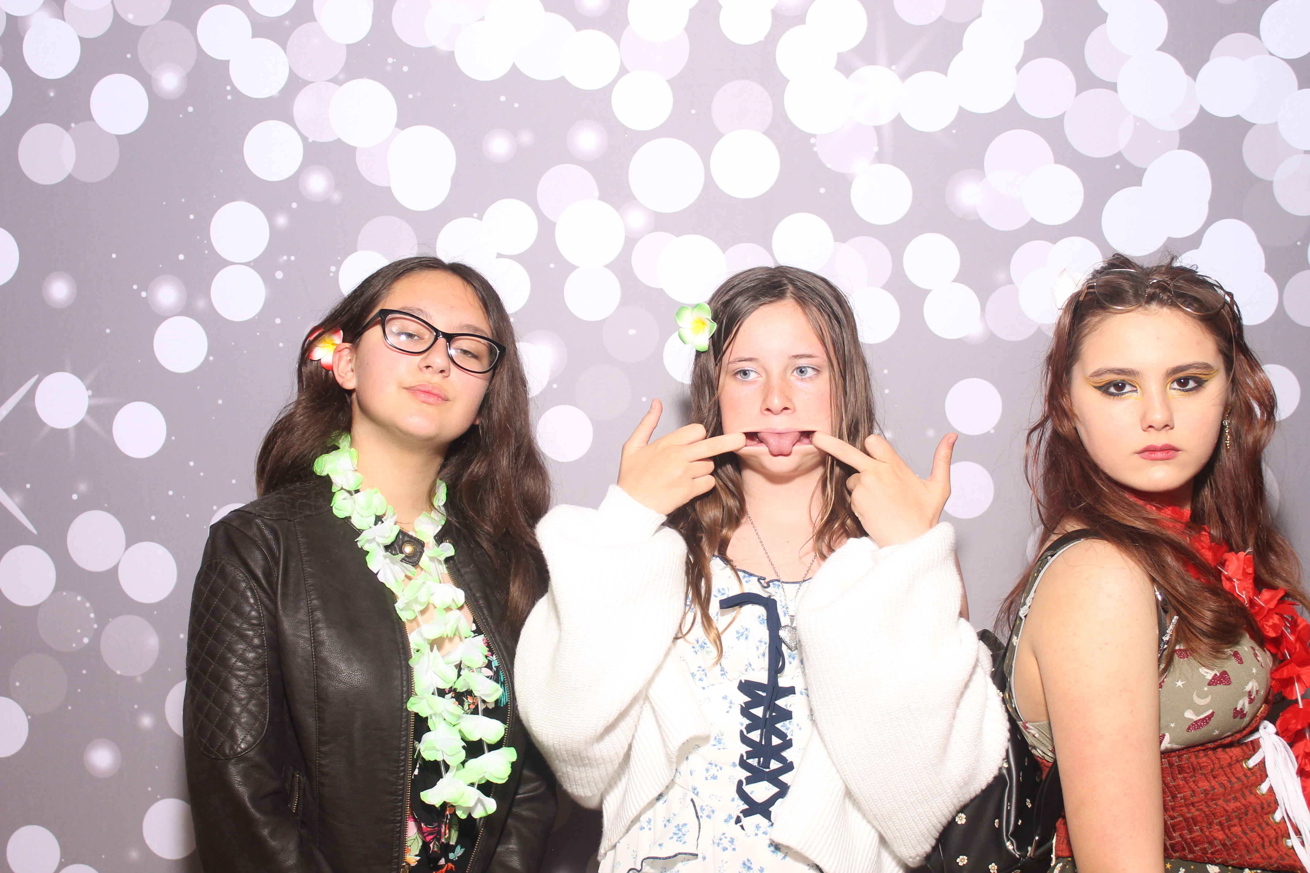 Mariemount Father Daughter Dance | View more photos from the event at gallery.photoboothcincy.com/u/PhotoBoothCincy/Mariemount-Father-Daughter-Dance-0