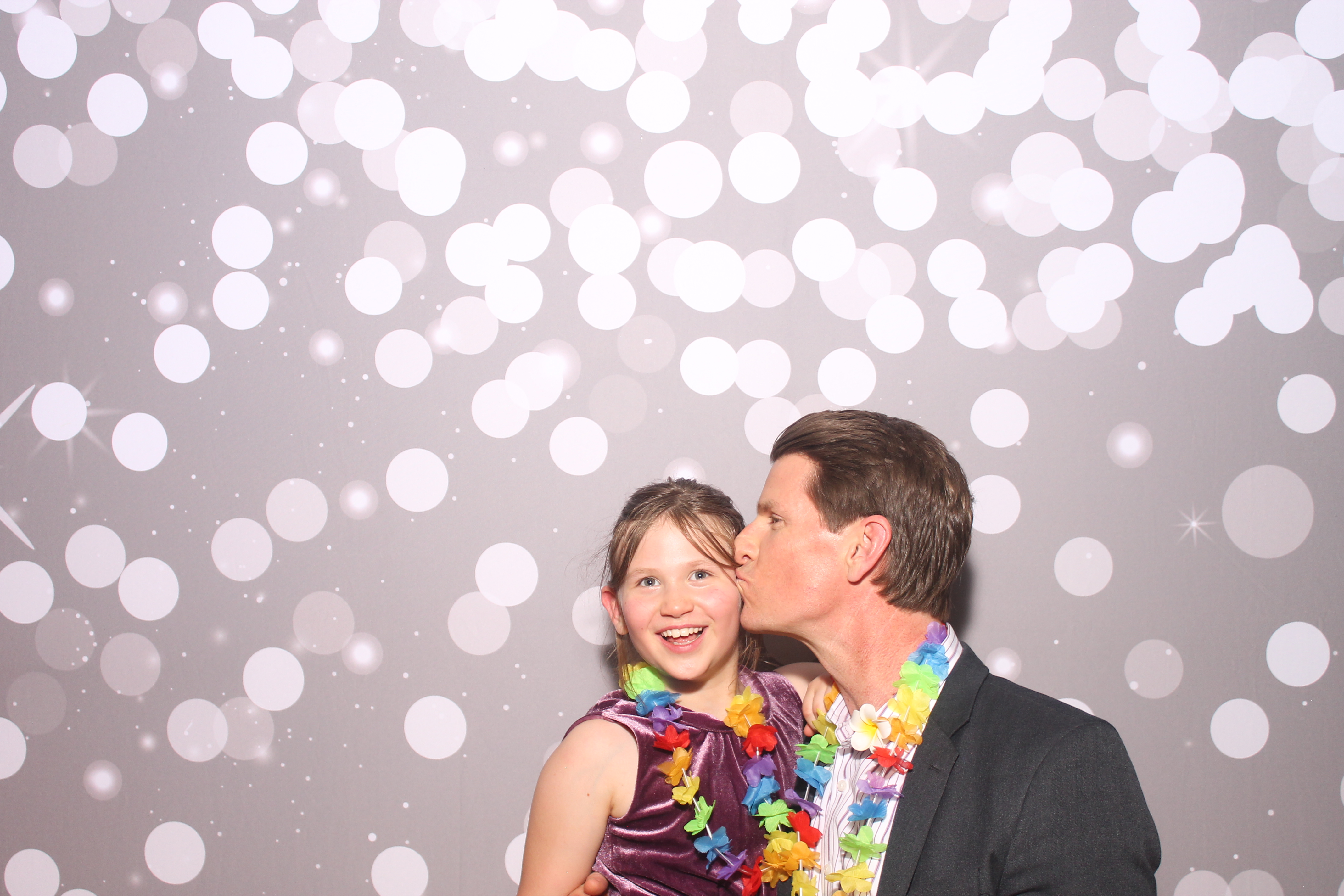 Mariemount Father Daughter Dance | View more photos from the event at gallery.photoboothcincy.com/u/PhotoBoothCincy/Mariemount-Father-Daughter-Dance-0