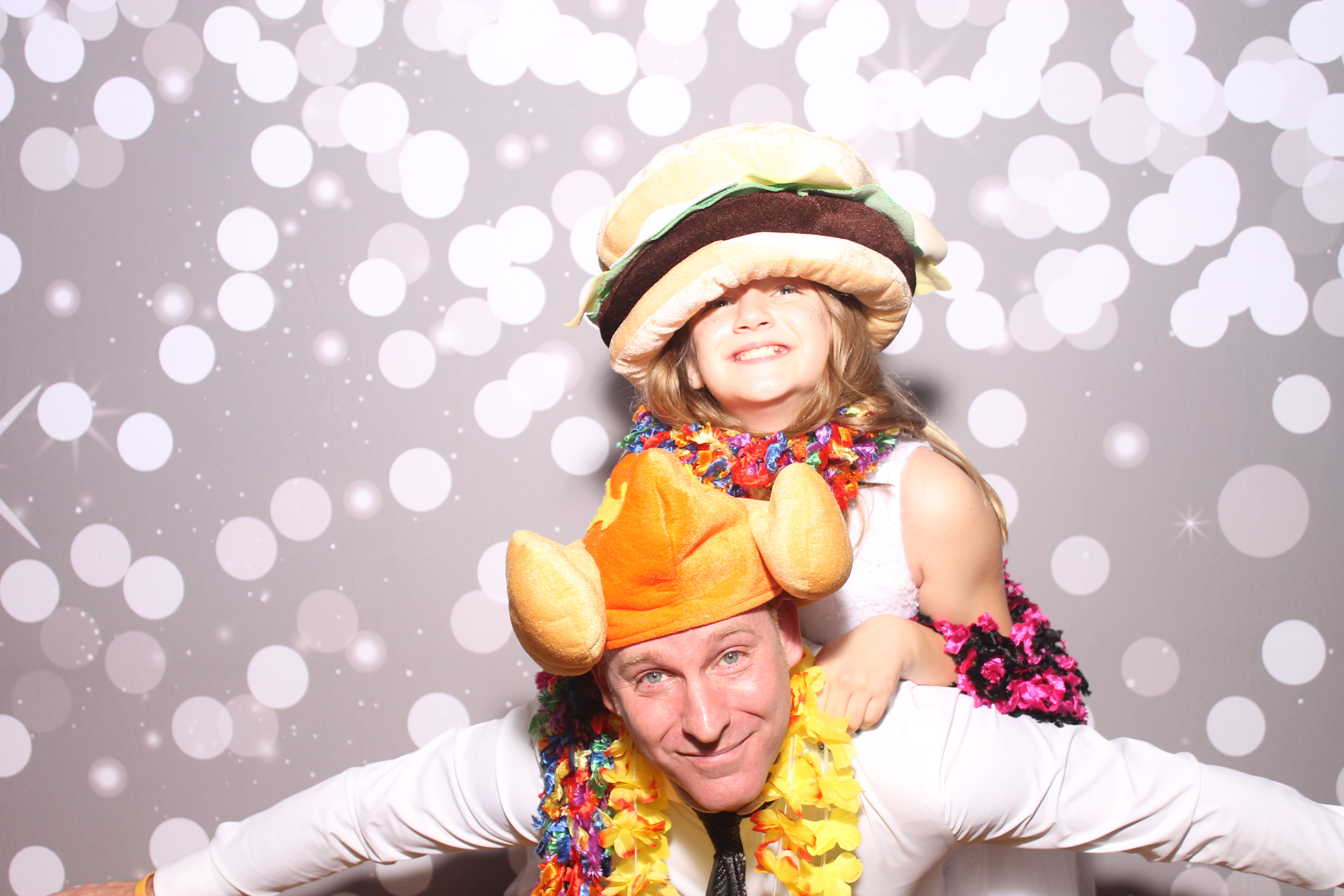 Mariemount Father Daughter Dance | View more photos from the event at gallery.photoboothcincy.com/u/PhotoBoothCincy/Mariemount-Father-Daughter-Dance-0
