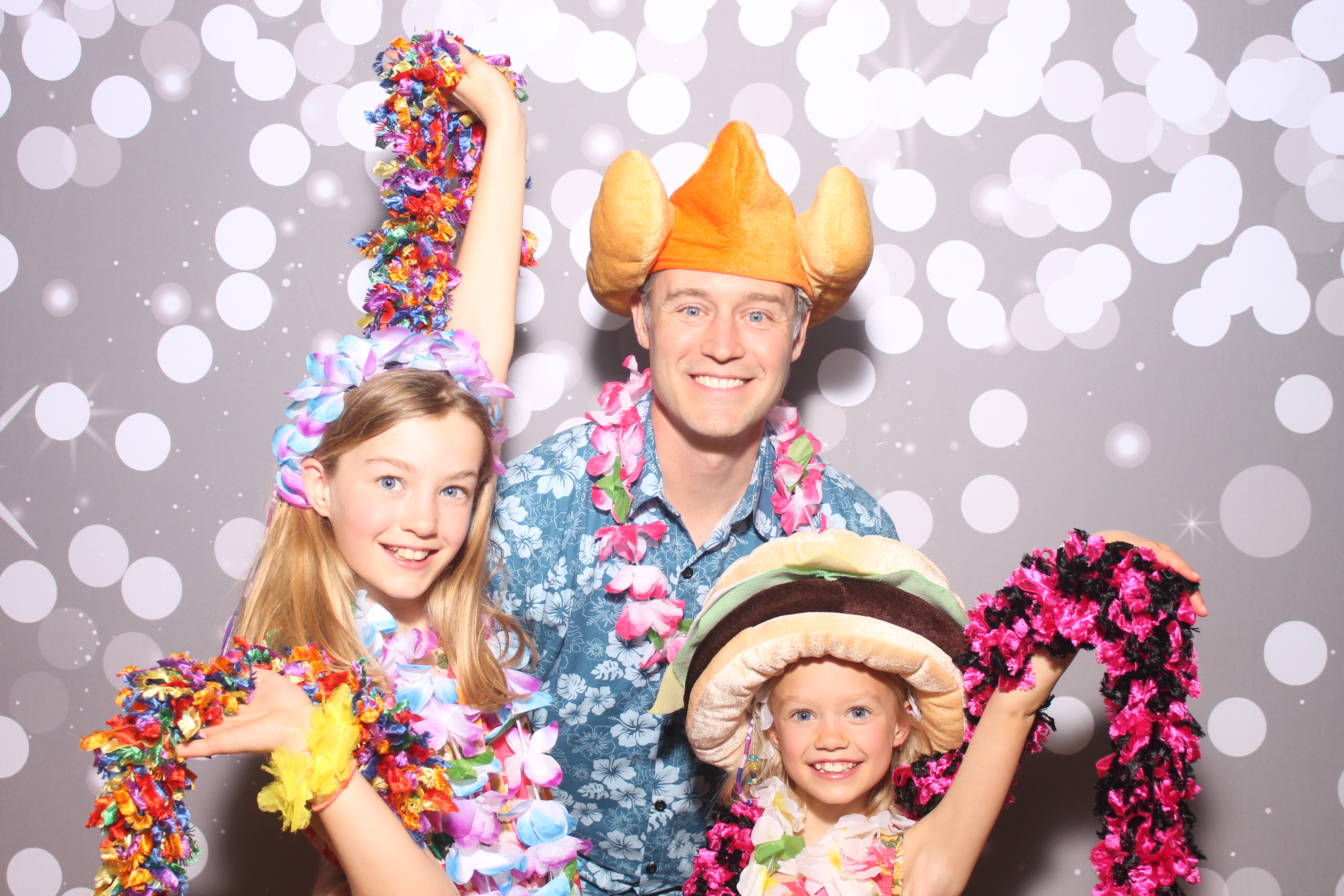 Mariemount Father Daughter Dance | View more photos from the event at gallery.photoboothcincy.com/u/PhotoBoothCincy/Mariemount-Father-Daughter-Dance-0