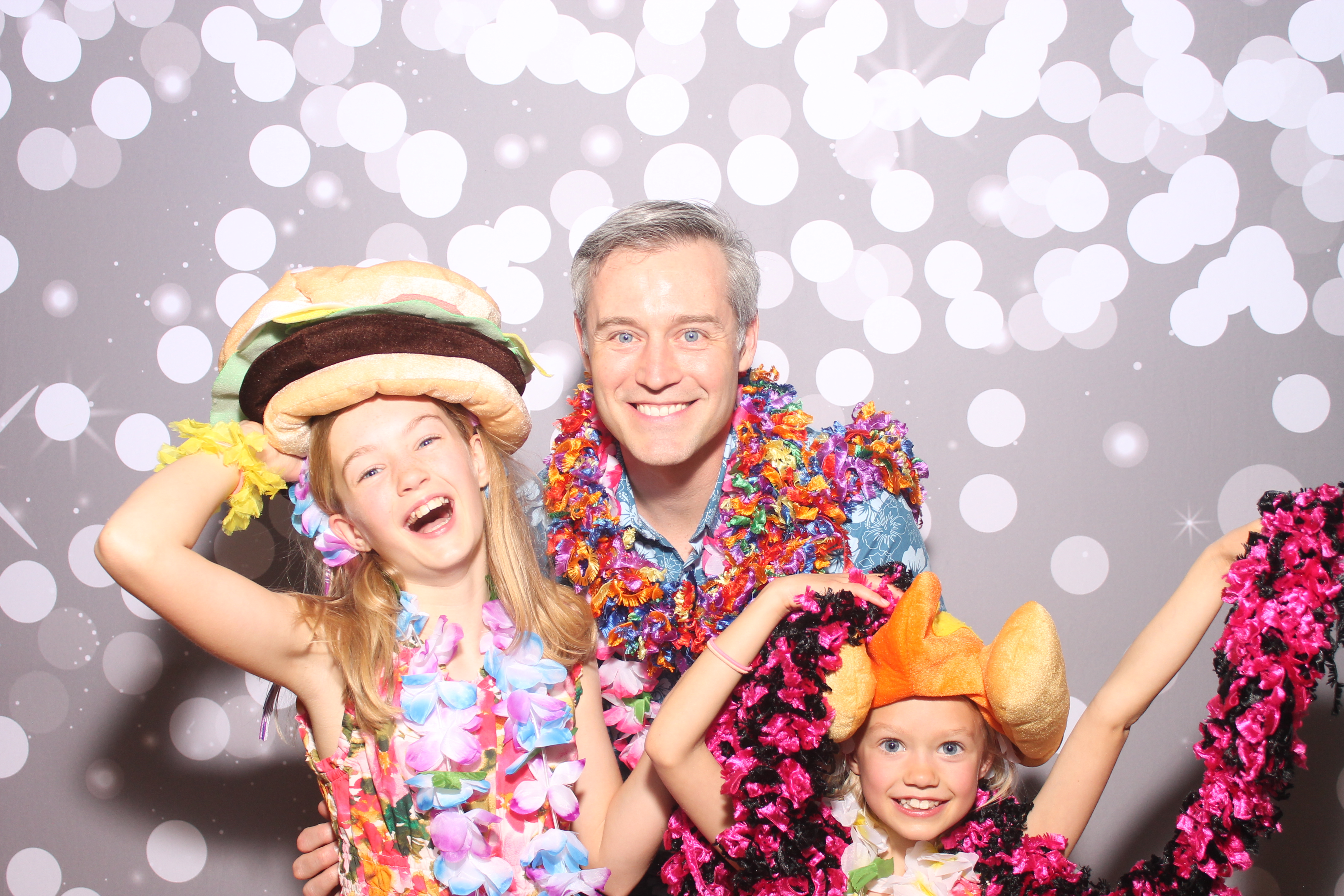 Mariemount Father Daughter Dance | View more photos from the event at gallery.photoboothcincy.com/u/PhotoBoothCincy/Mariemount-Father-Daughter-Dance-0