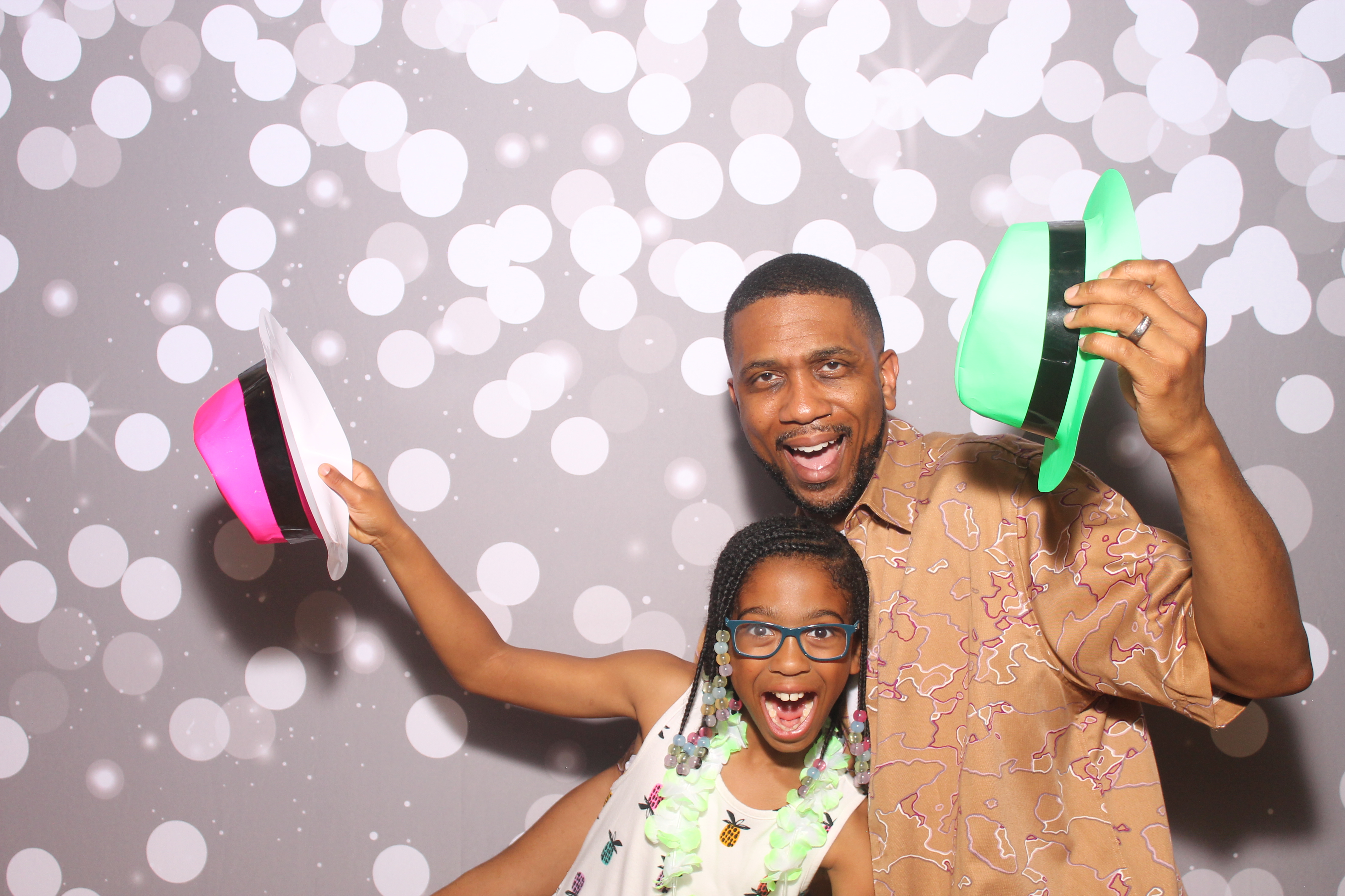 Mariemount Father Daughter Dance | View more photos from the event at gallery.photoboothcincy.com/u/PhotoBoothCincy/Mariemount-Father-Daughter-Dance-0