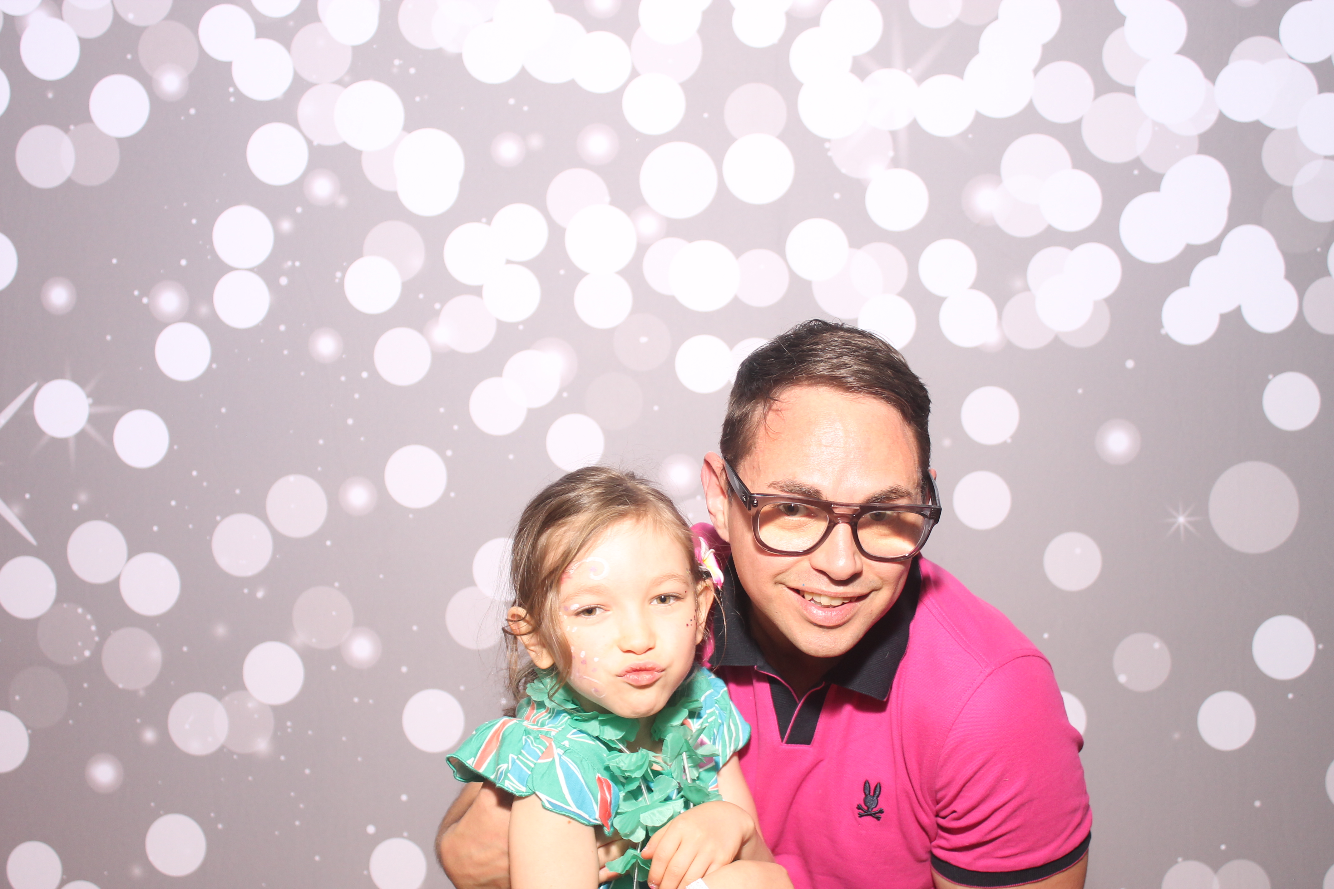 Mariemount Father Daughter Dance | View more photos from the event at gallery.photoboothcincy.com/u/PhotoBoothCincy/Mariemount-Father-Daughter-Dance-0