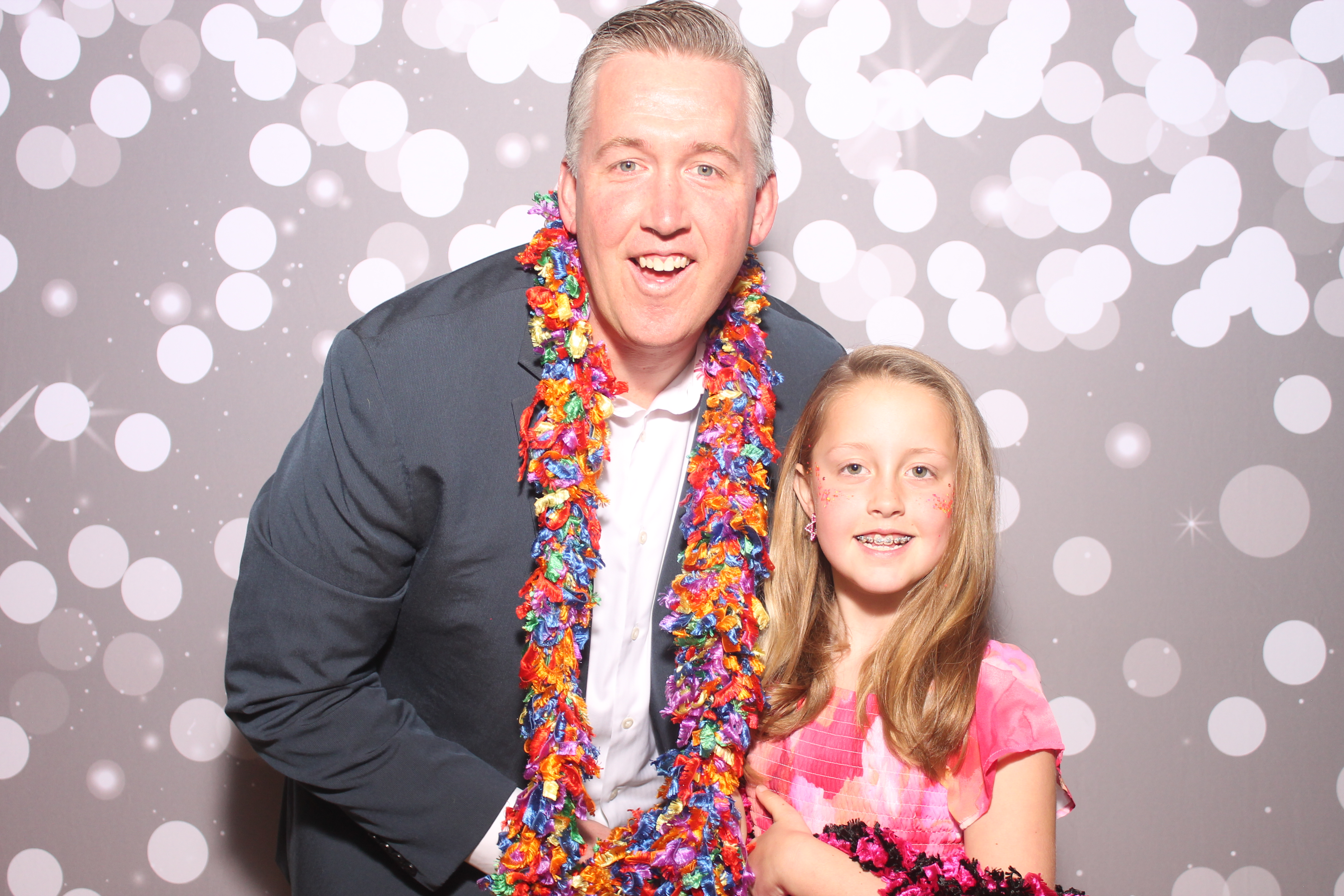 Mariemount Father Daughter Dance | View more photos from the event at gallery.photoboothcincy.com/u/PhotoBoothCincy/Mariemount-Father-Daughter-Dance-0
