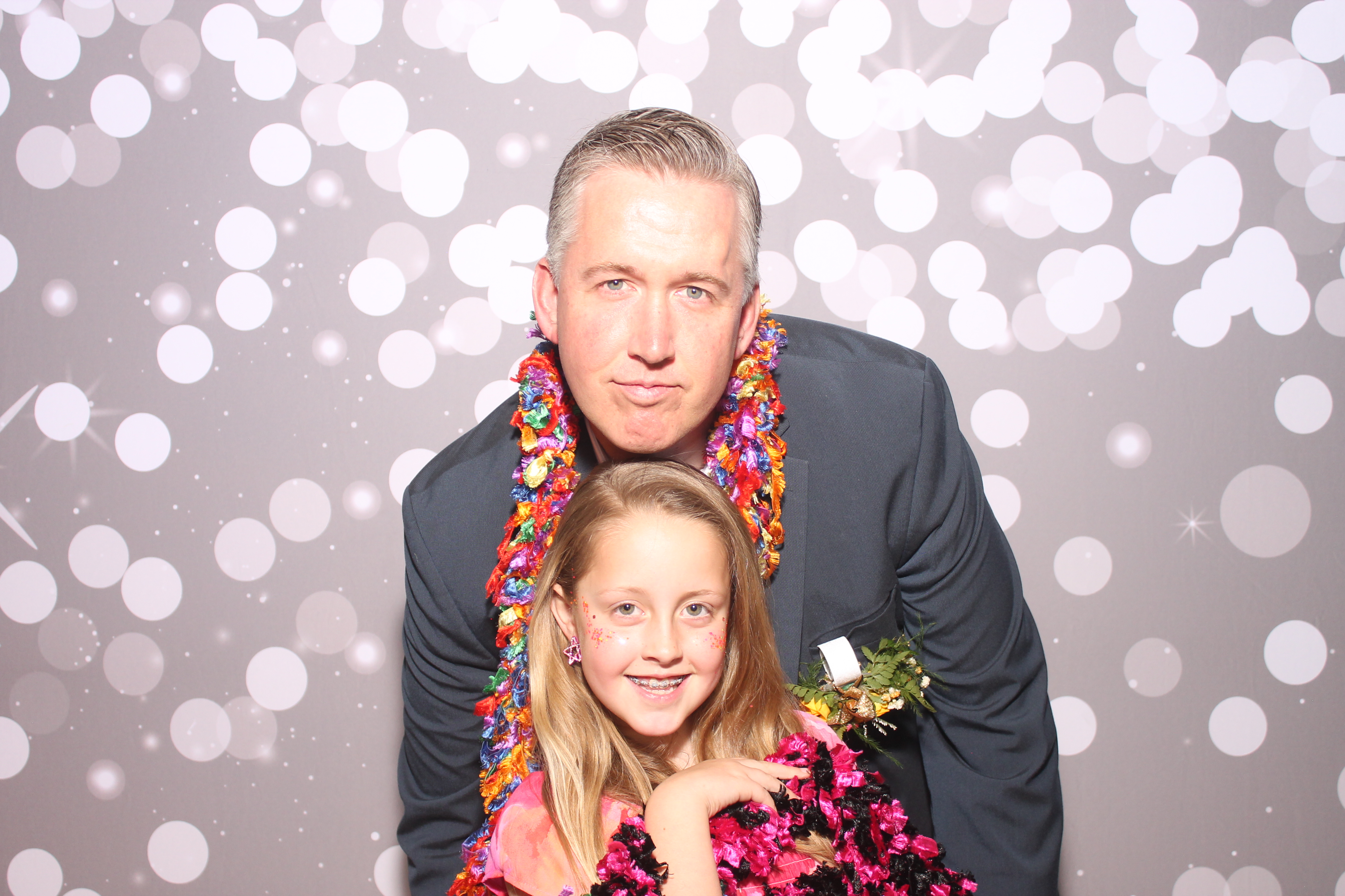 Mariemount Father Daughter Dance | View more photos from the event at gallery.photoboothcincy.com/u/PhotoBoothCincy/Mariemount-Father-Daughter-Dance-0