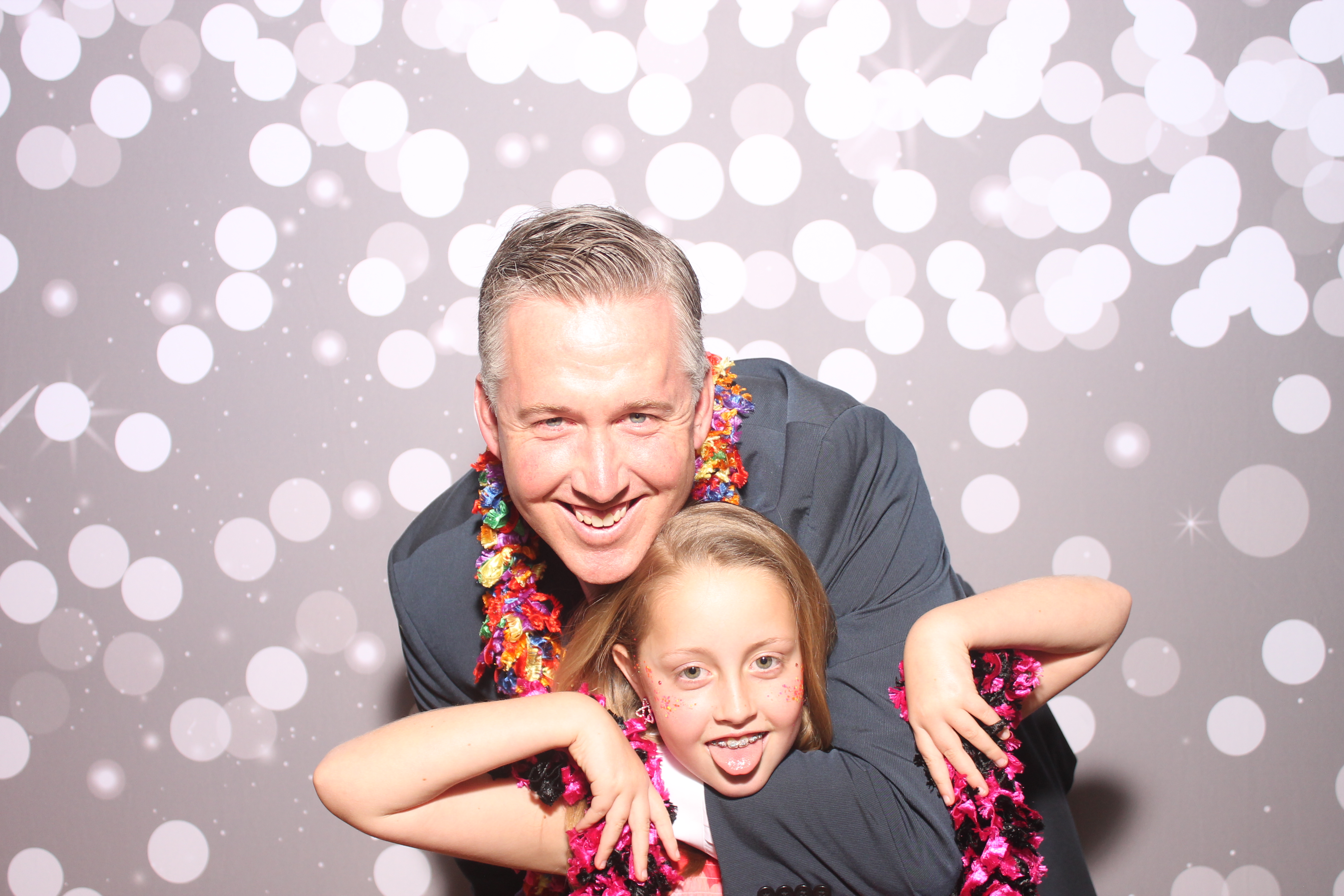 Mariemount Father Daughter Dance | View more photos from the event at gallery.photoboothcincy.com/u/PhotoBoothCincy/Mariemount-Father-Daughter-Dance-0