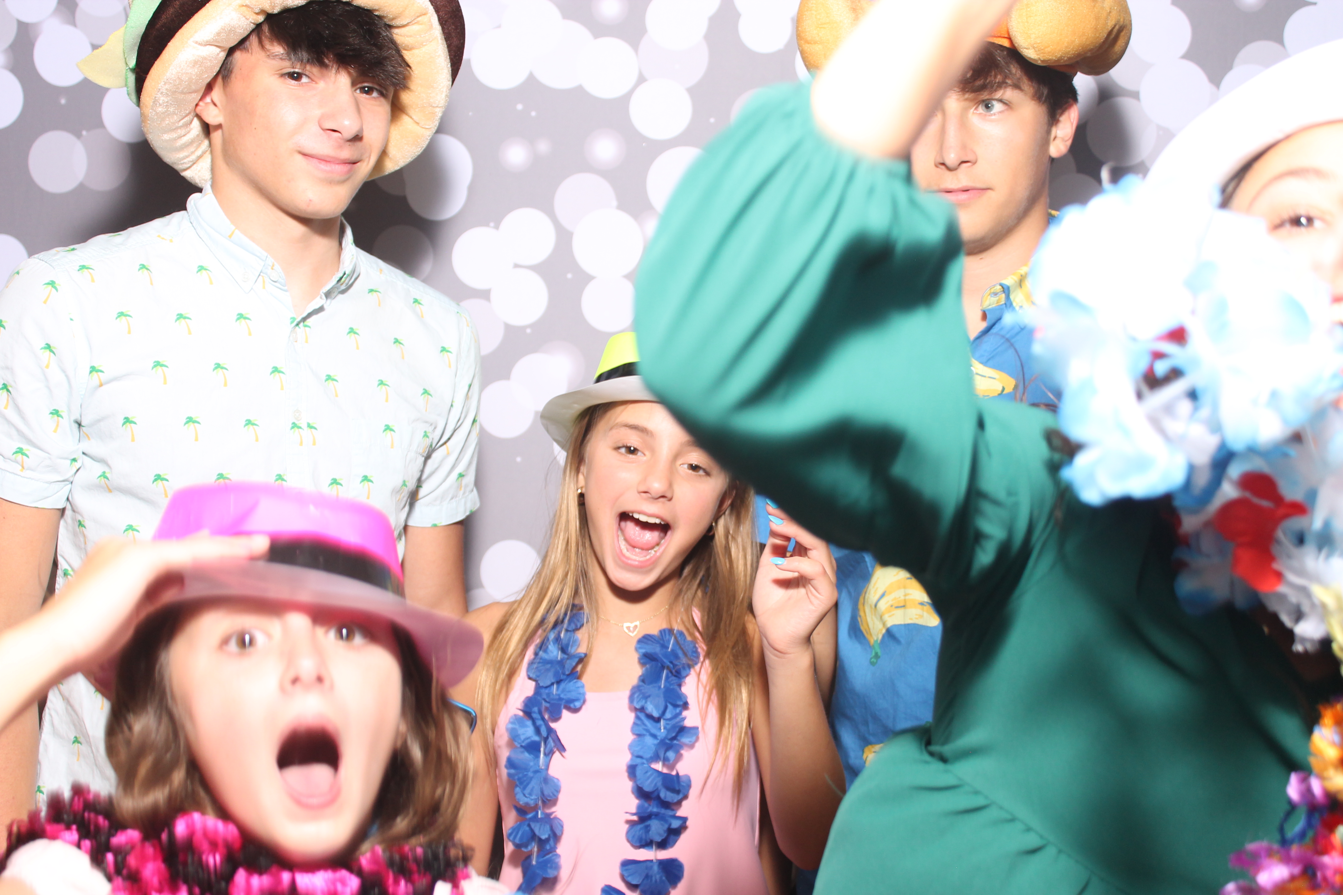 Mariemount Father Daughter Dance | View more photos from the event at gallery.photoboothcincy.com/u/PhotoBoothCincy/Mariemount-Father-Daughter-Dance-0