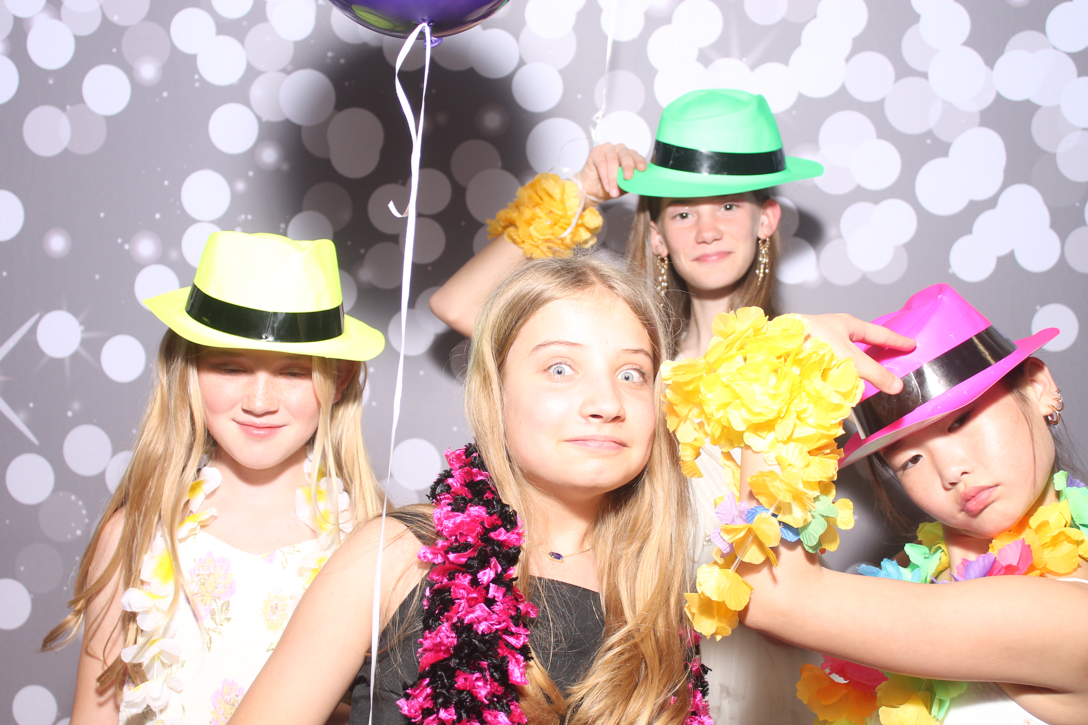 Mariemount Father Daughter Dance | View more photos from the event at gallery.photoboothcincy.com/u/PhotoBoothCincy/Mariemount-Father-Daughter-Dance-0