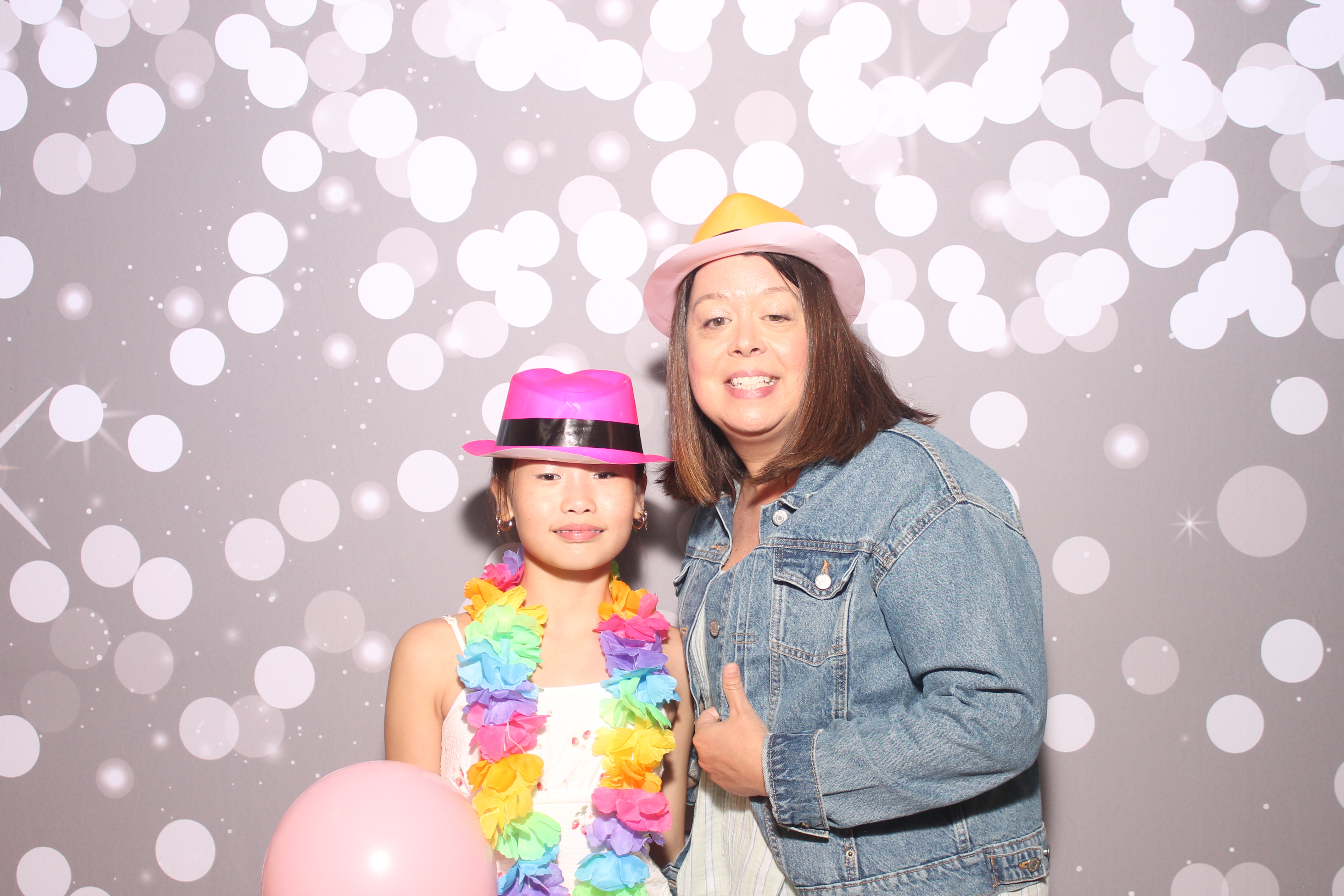 Mariemount Father Daughter Dance | View more photos from the event at gallery.photoboothcincy.com/u/PhotoBoothCincy/Mariemount-Father-Daughter-Dance-0
