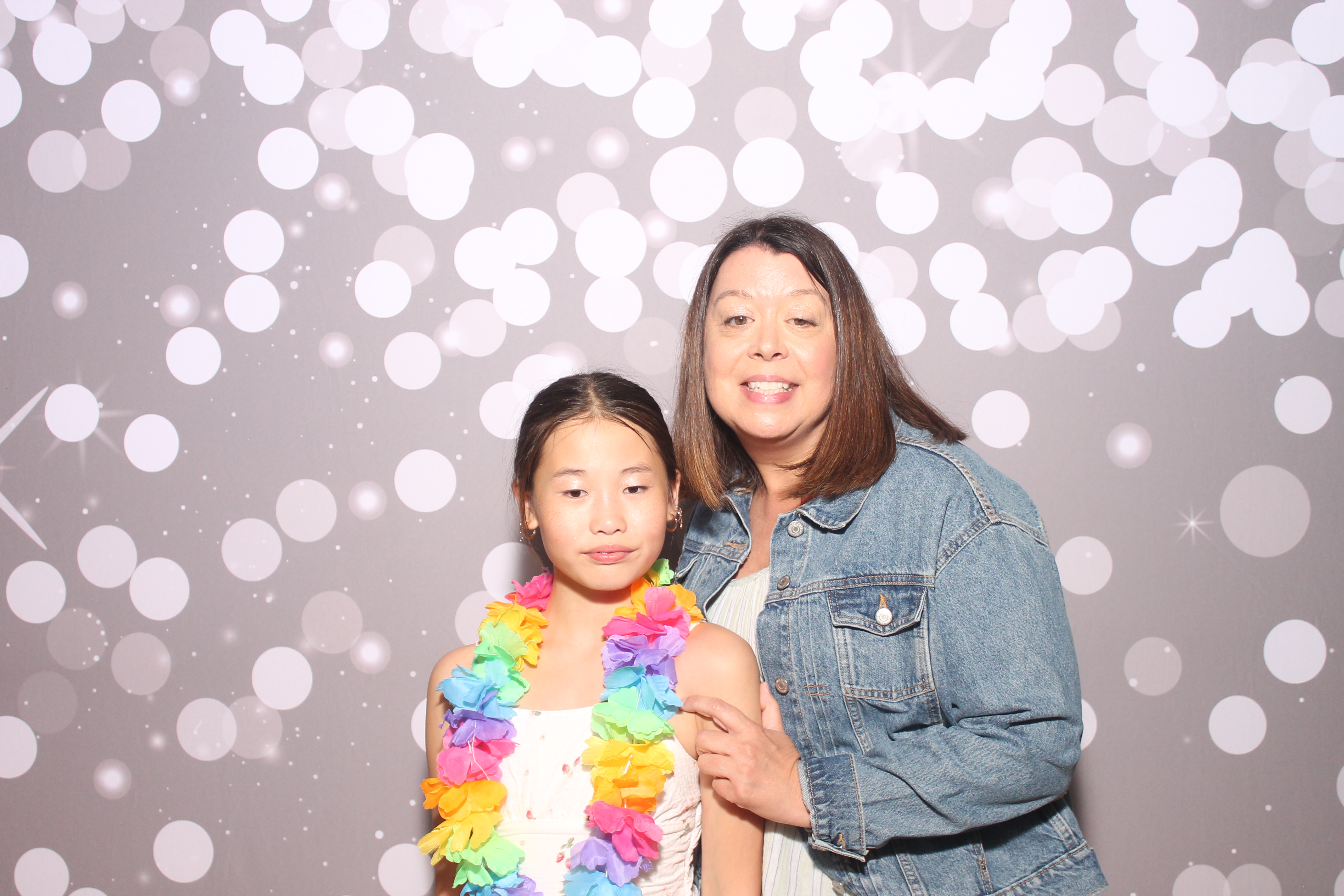 Mariemount Father Daughter Dance | View more photos from the event at gallery.photoboothcincy.com/u/PhotoBoothCincy/Mariemount-Father-Daughter-Dance-0