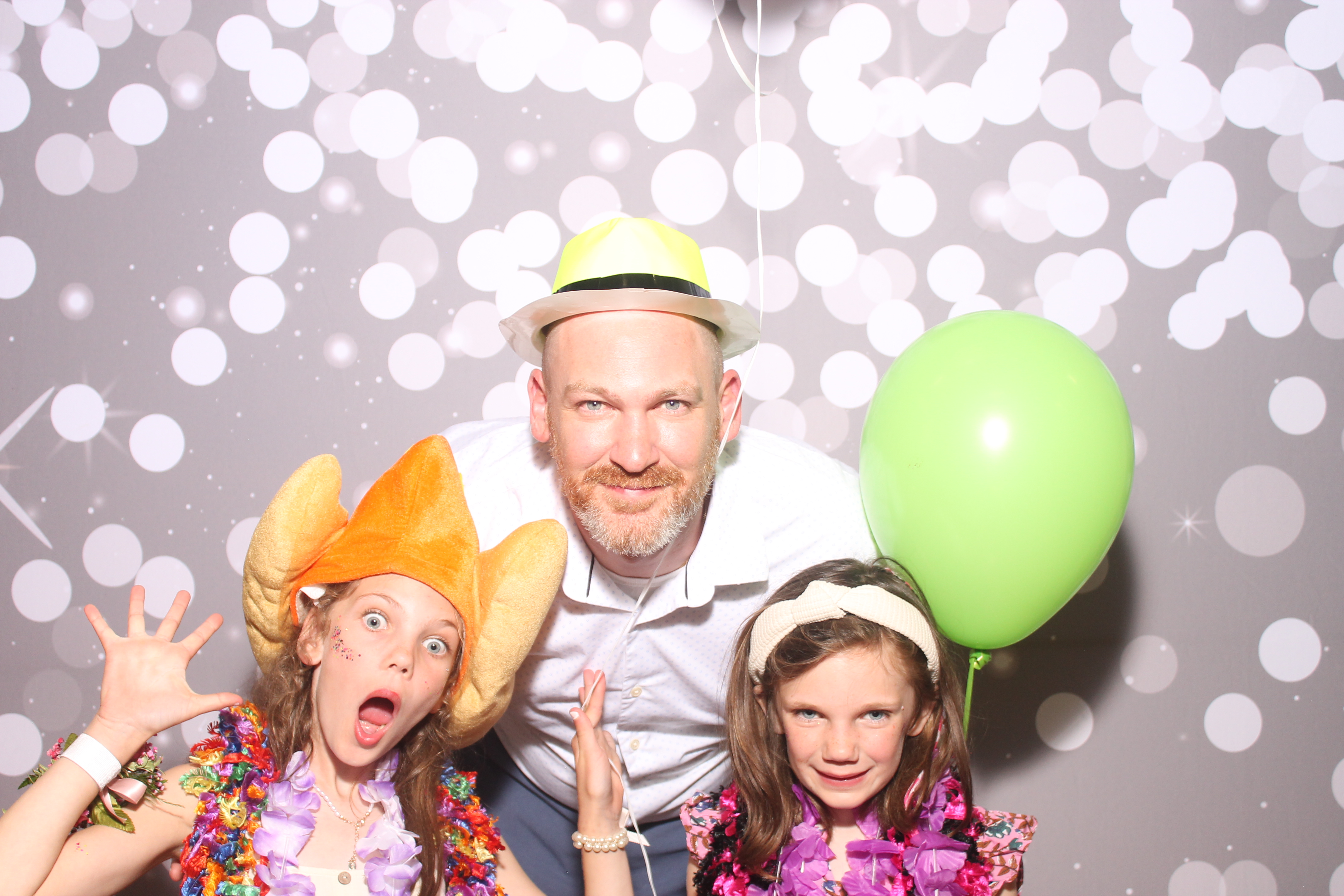 Mariemount Father Daughter Dance | View more photos from the event at gallery.photoboothcincy.com/u/PhotoBoothCincy/Mariemount-Father-Daughter-Dance-0