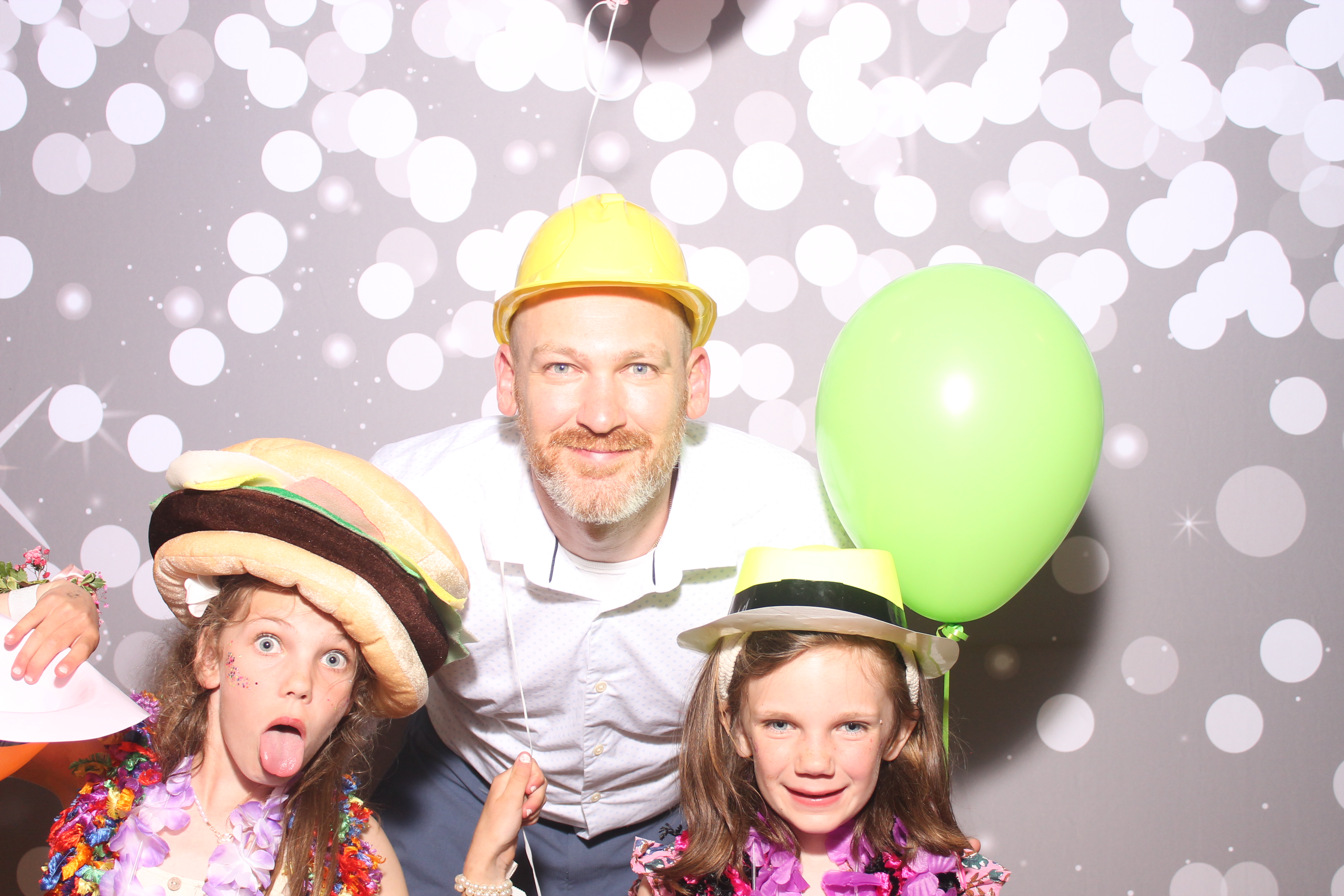 Mariemount Father Daughter Dance | View more photos from the event at gallery.photoboothcincy.com/u/PhotoBoothCincy/Mariemount-Father-Daughter-Dance-0
