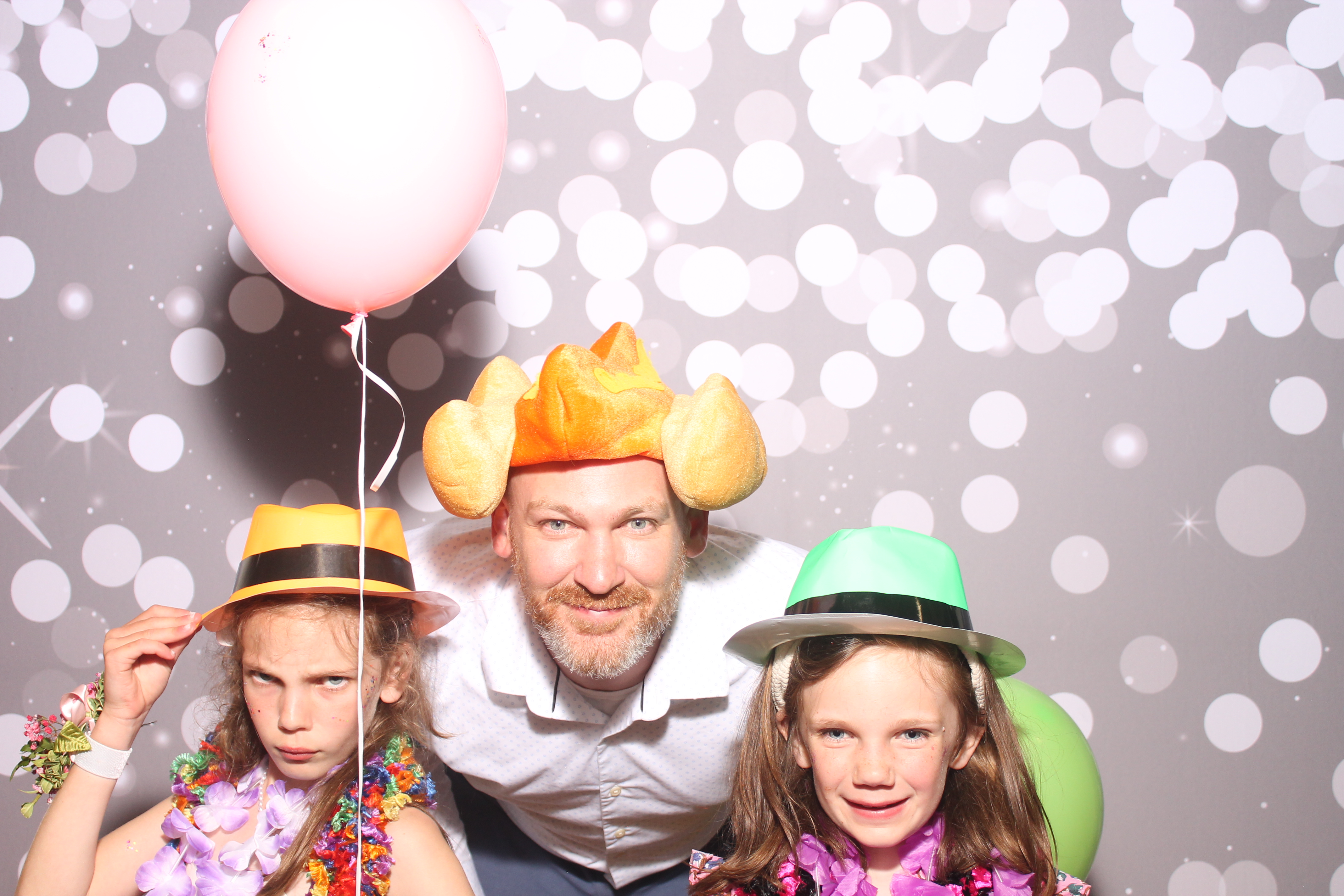Mariemount Father Daughter Dance | View more photos from the event at gallery.photoboothcincy.com/u/PhotoBoothCincy/Mariemount-Father-Daughter-Dance-0