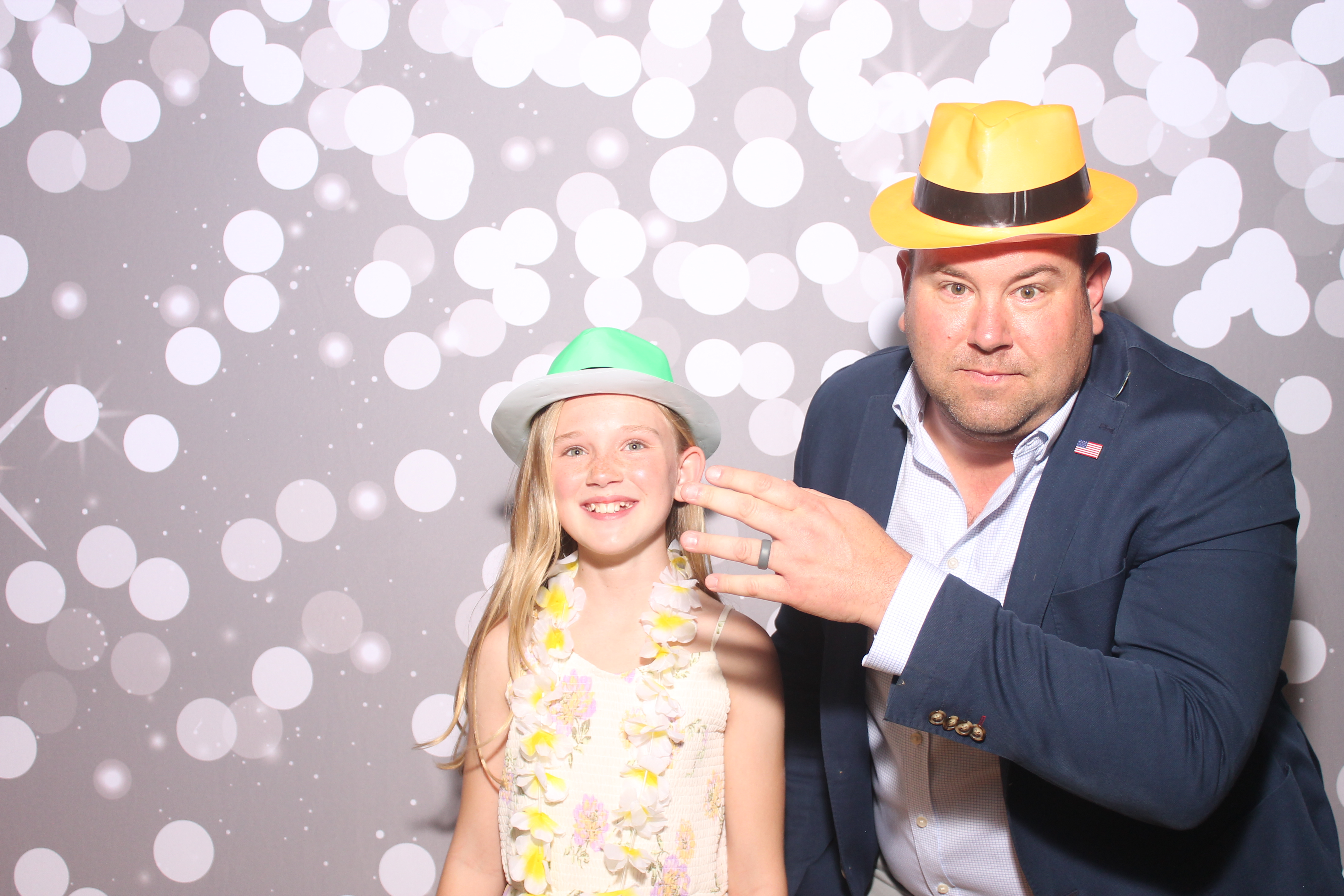 Mariemount Father Daughter Dance | View more photos from the event at gallery.photoboothcincy.com/u/PhotoBoothCincy/Mariemount-Father-Daughter-Dance-0