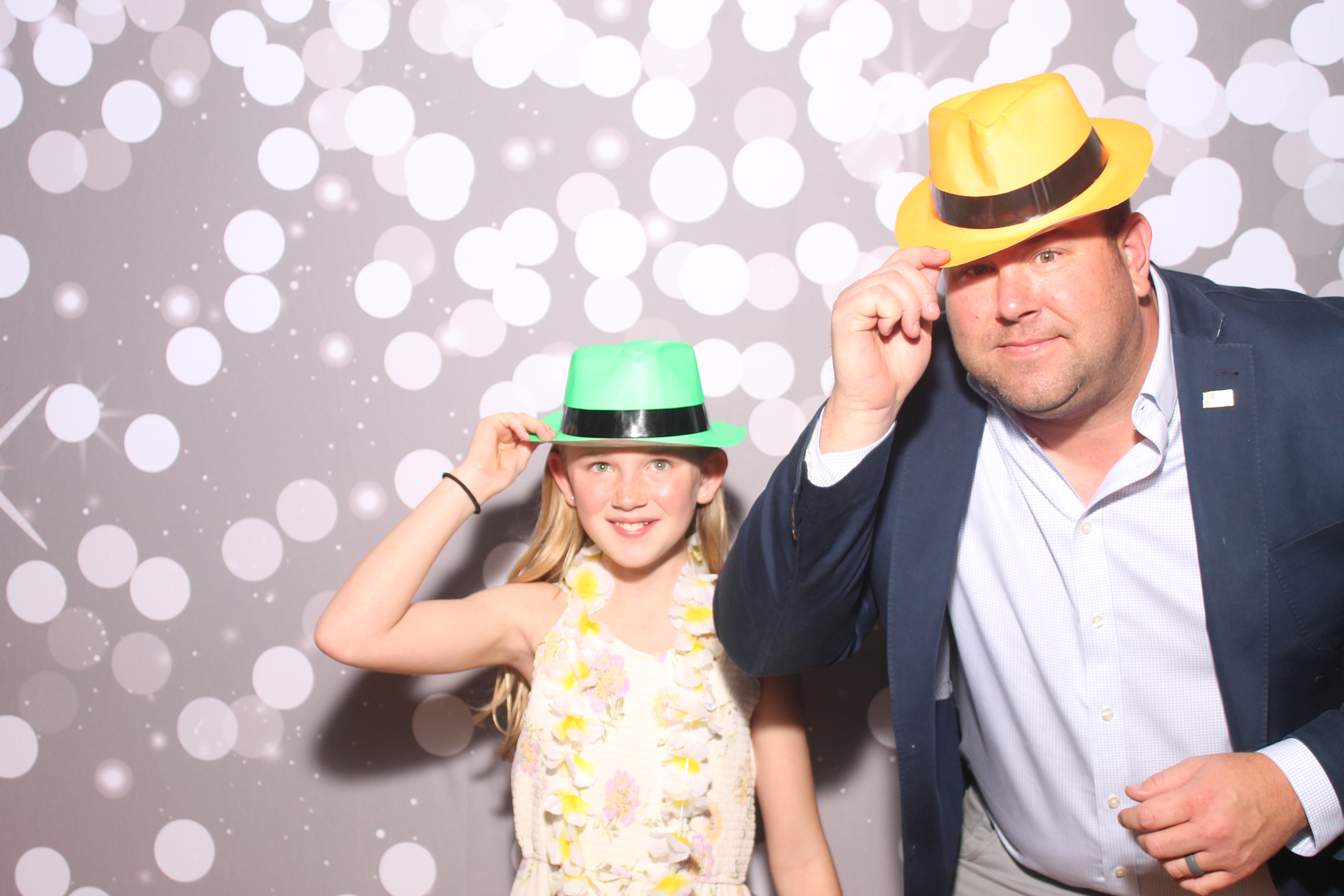 Mariemount Father Daughter Dance | View more photos from the event at gallery.photoboothcincy.com/u/PhotoBoothCincy/Mariemount-Father-Daughter-Dance-0