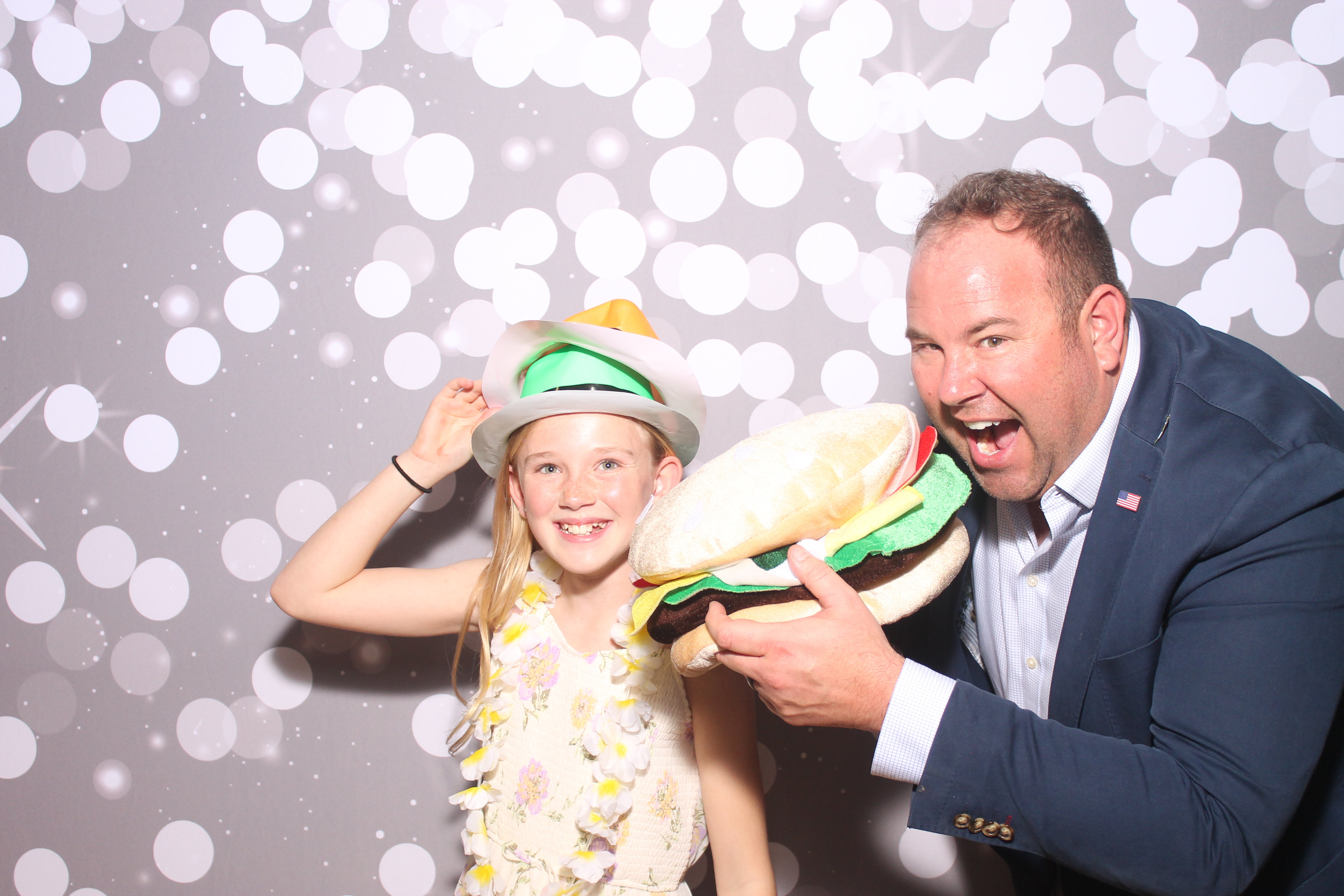 Mariemount Father Daughter Dance | View more photos from the event at gallery.photoboothcincy.com/u/PhotoBoothCincy/Mariemount-Father-Daughter-Dance-0
