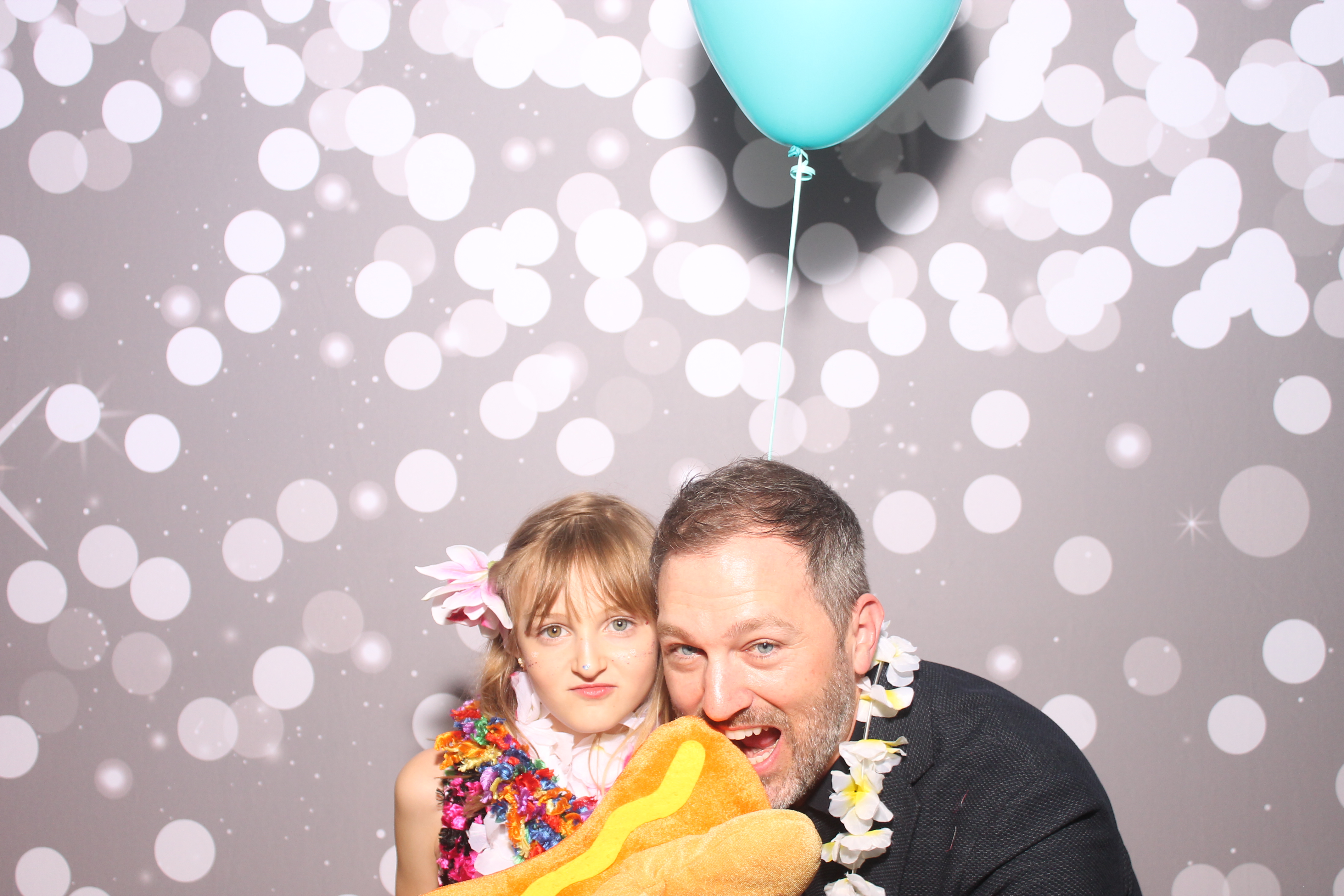 Mariemount Father Daughter Dance | View more photos from the event at gallery.photoboothcincy.com/u/PhotoBoothCincy/Mariemount-Father-Daughter-Dance-0
