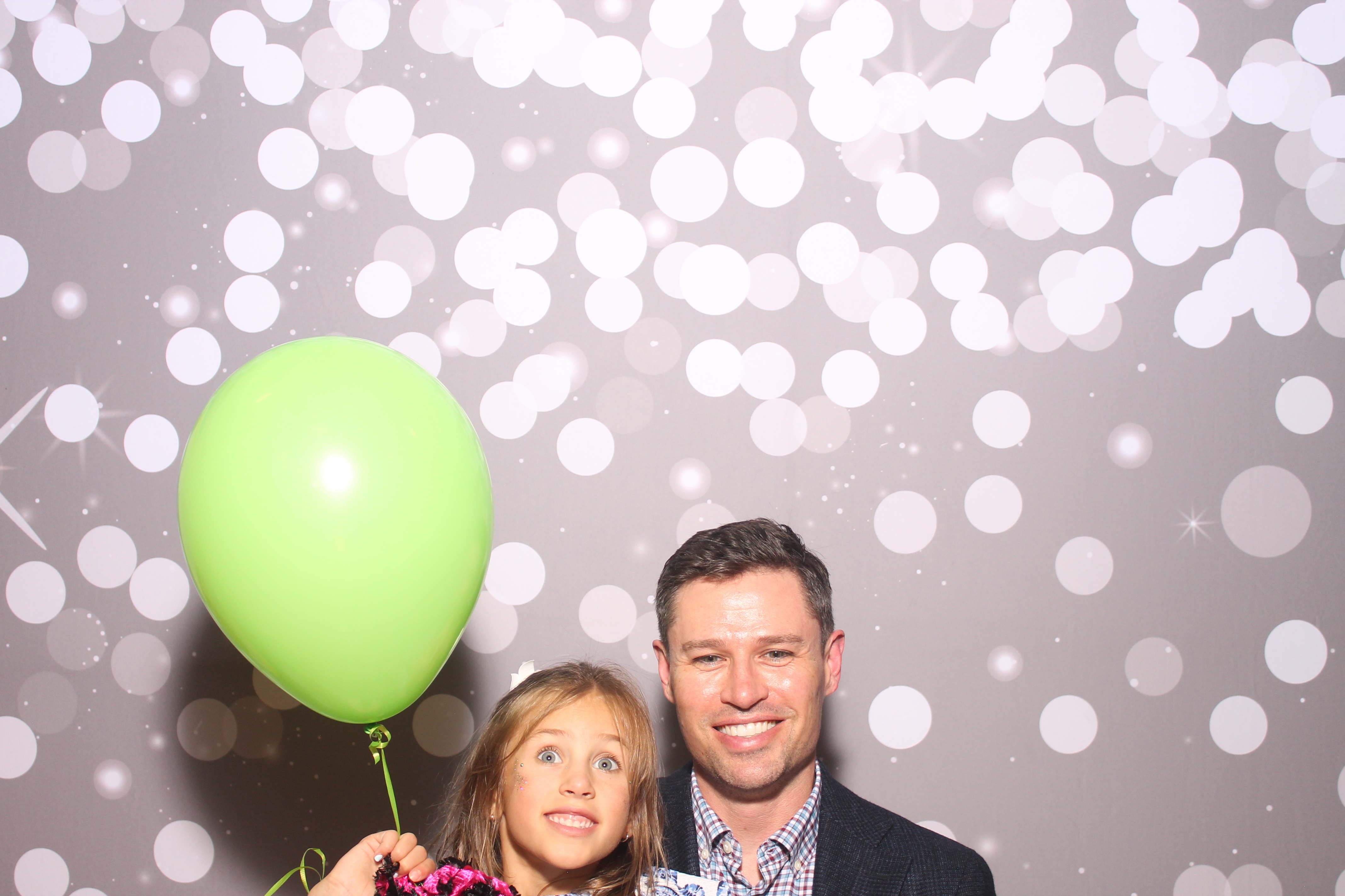Mariemount Father Daughter Dance | View more photos from the event at gallery.photoboothcincy.com/u/PhotoBoothCincy/Mariemount-Father-Daughter-Dance-0