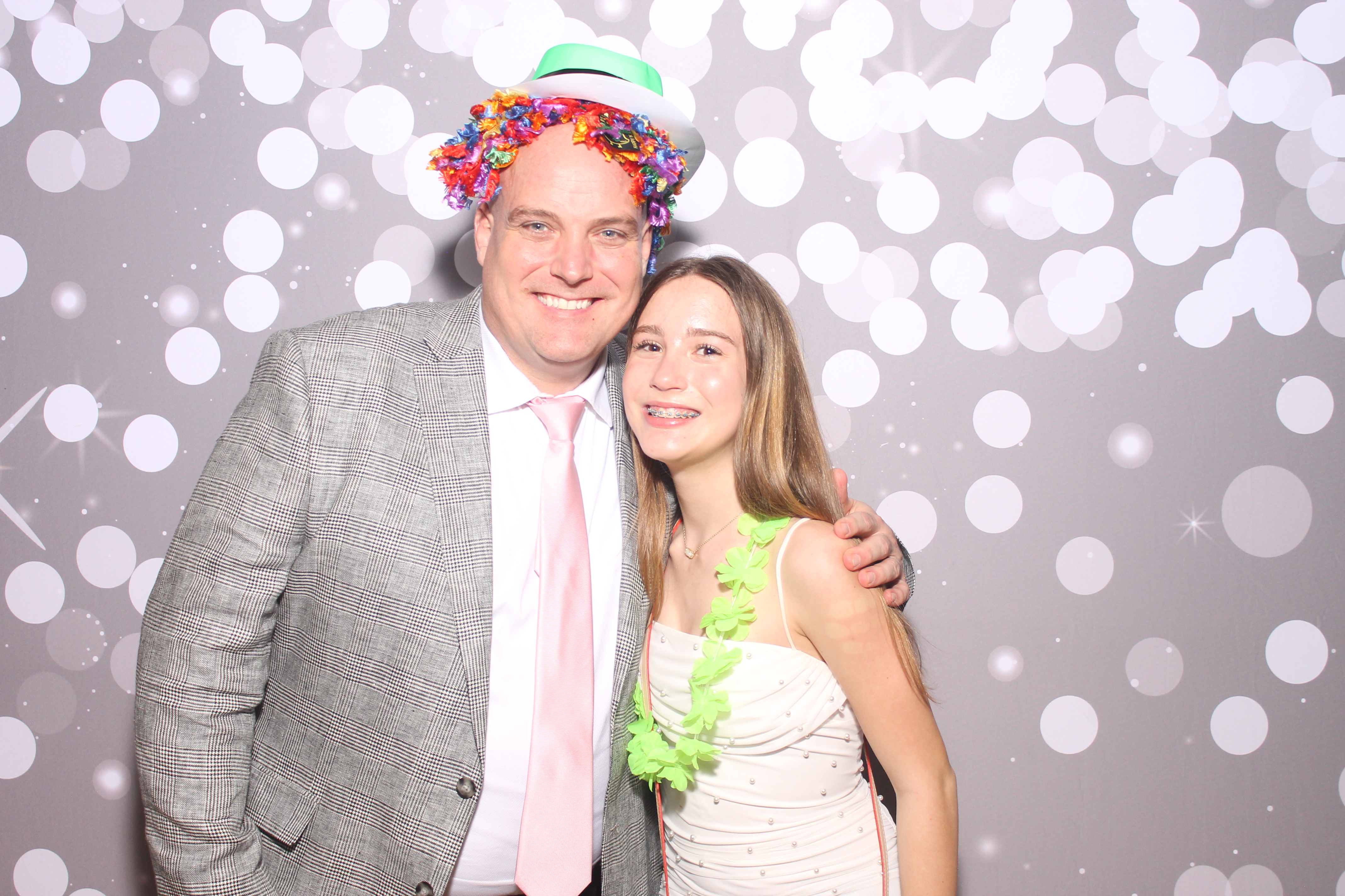 Mariemount Father Daughter Dance | View more photos from the event at gallery.photoboothcincy.com/u/PhotoBoothCincy/Mariemount-Father-Daughter-Dance-0