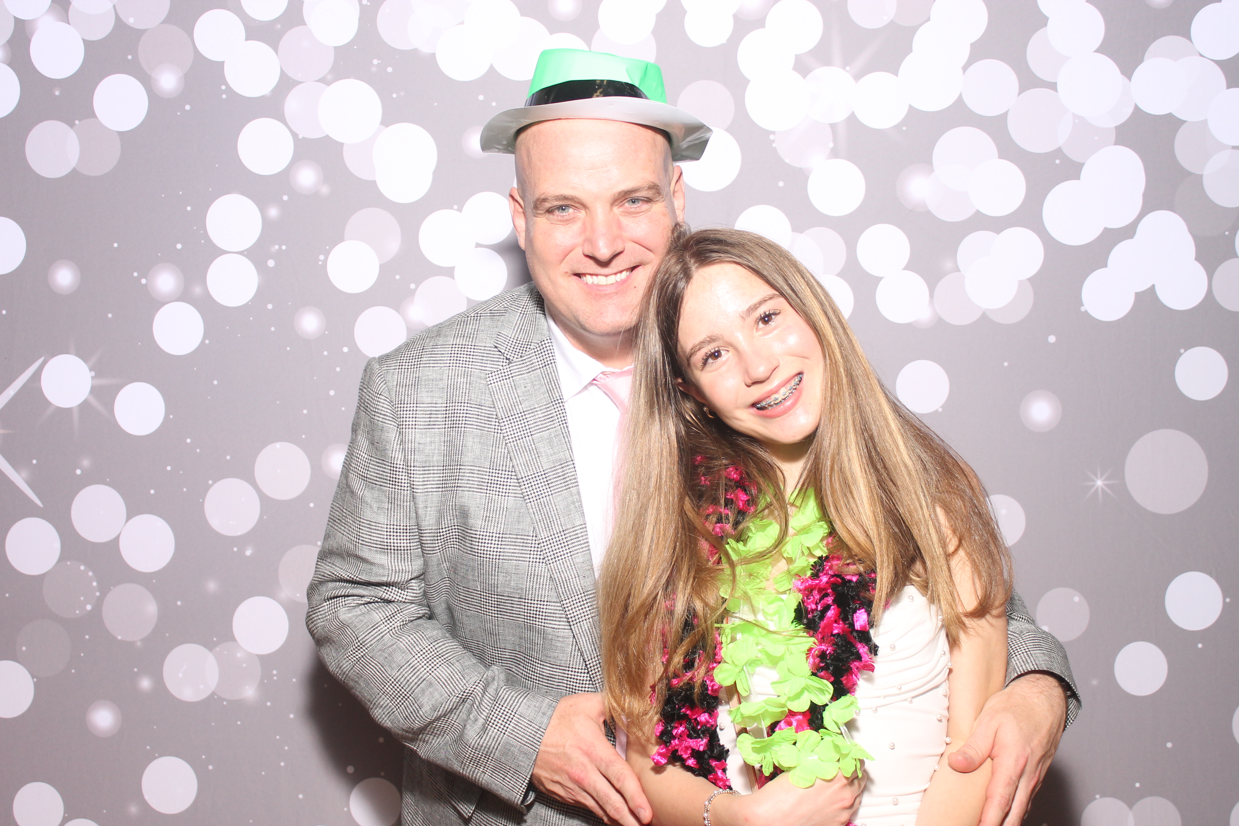 Mariemount Father Daughter Dance | View more photos from the event at gallery.photoboothcincy.com/u/PhotoBoothCincy/Mariemount-Father-Daughter-Dance-0