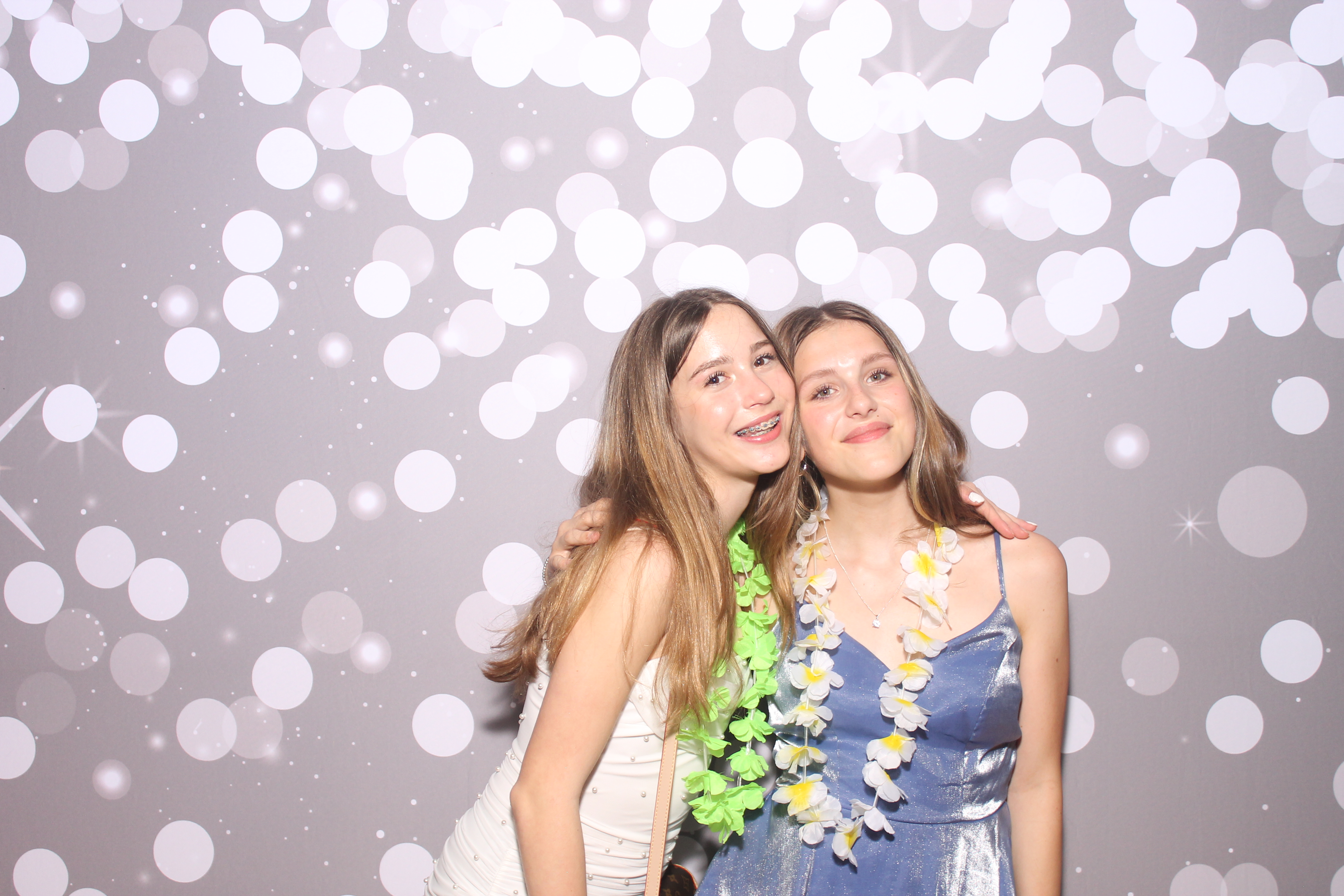 Mariemount Father Daughter Dance | View more photos from the event at gallery.photoboothcincy.com/u/PhotoBoothCincy/Mariemount-Father-Daughter-Dance-0