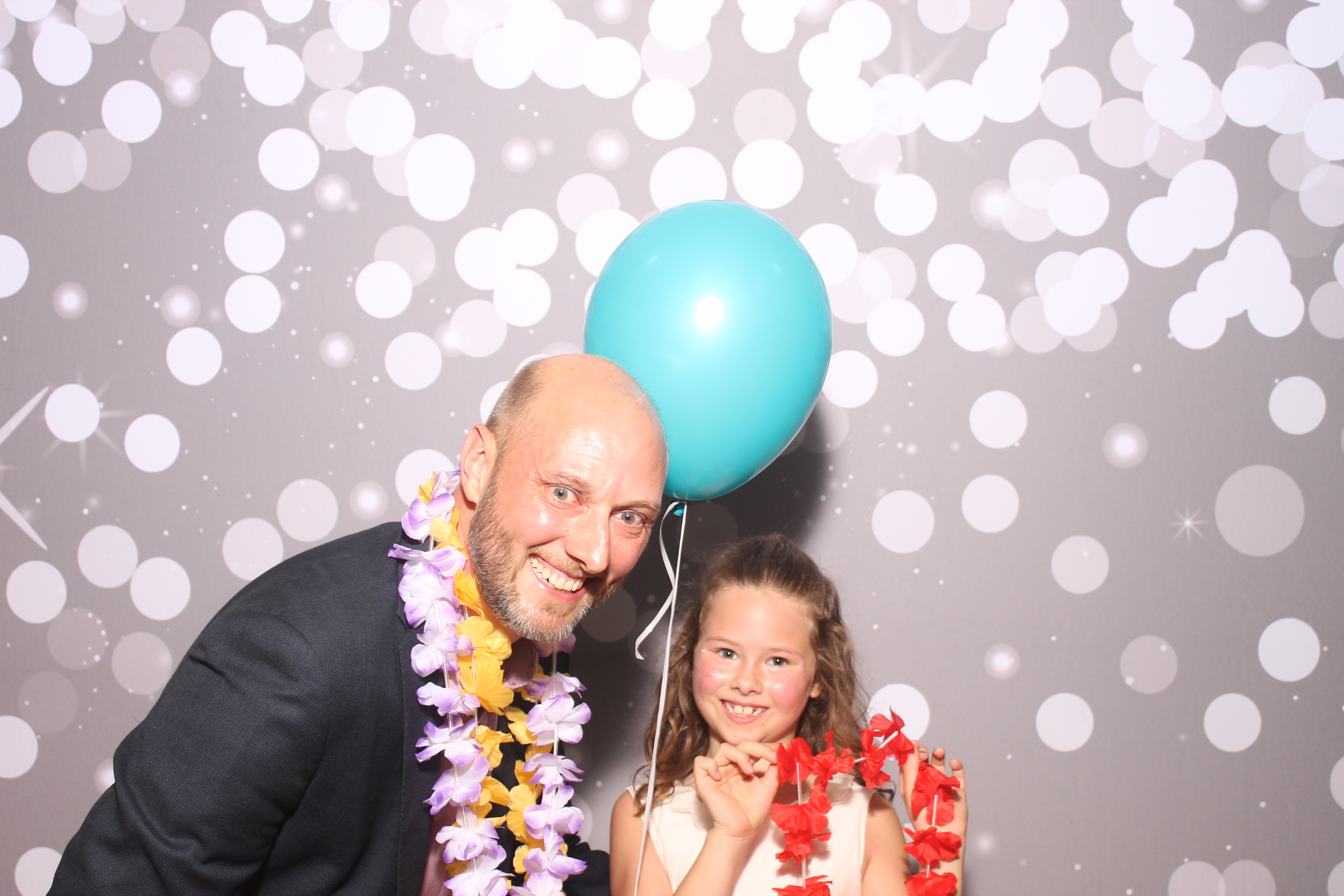Mariemount Father Daughter Dance | View more photos from the event at gallery.photoboothcincy.com/u/PhotoBoothCincy/Mariemount-Father-Daughter-Dance-0