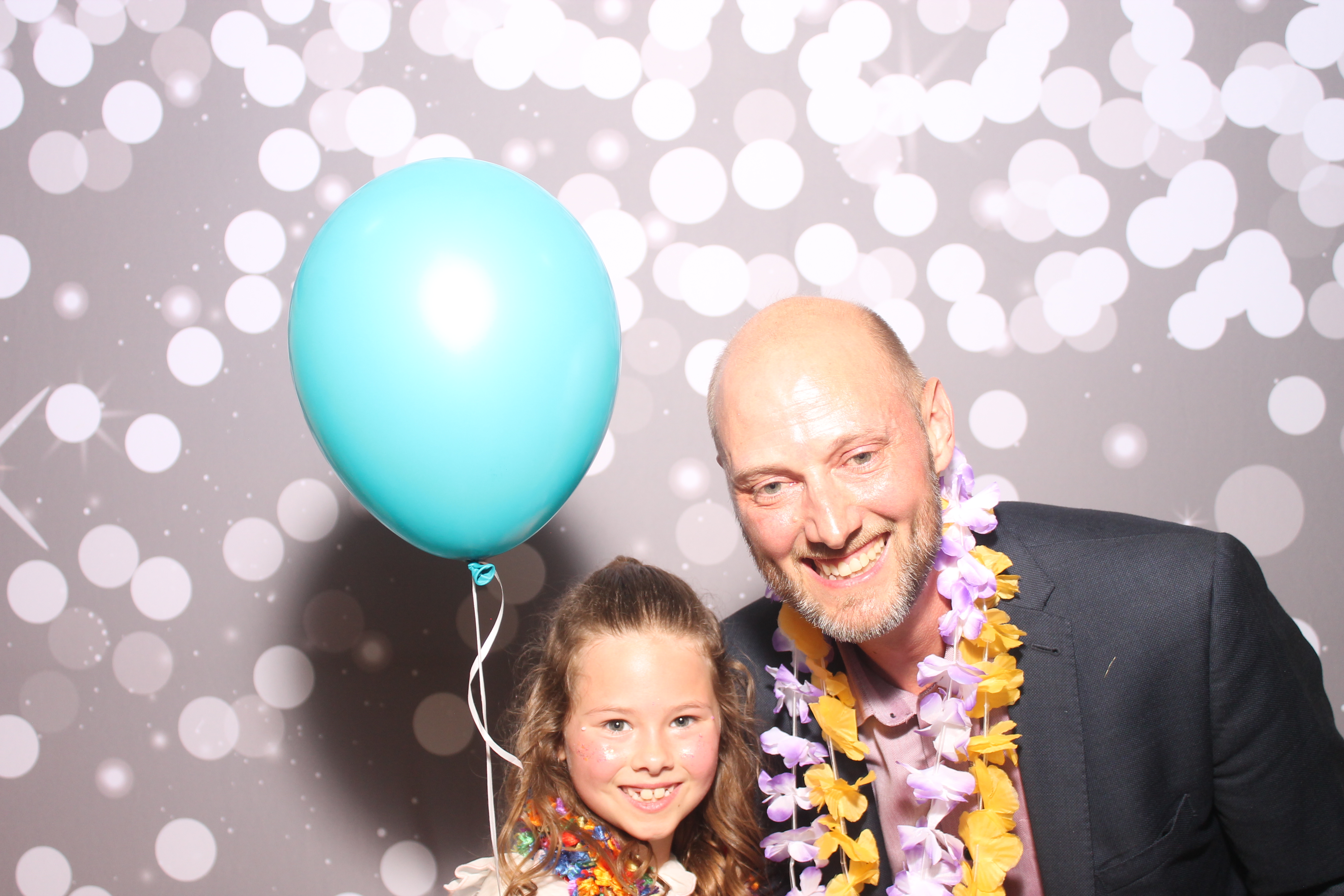 Mariemount Father Daughter Dance | View more photos from the event at gallery.photoboothcincy.com/u/PhotoBoothCincy/Mariemount-Father-Daughter-Dance-0